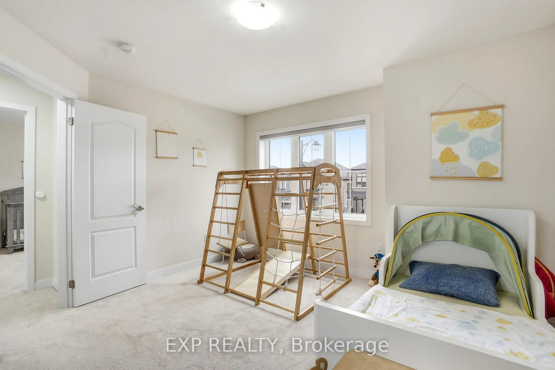 Photo 22 of 19 Hawick Crescent, Haldimand — HOMEH