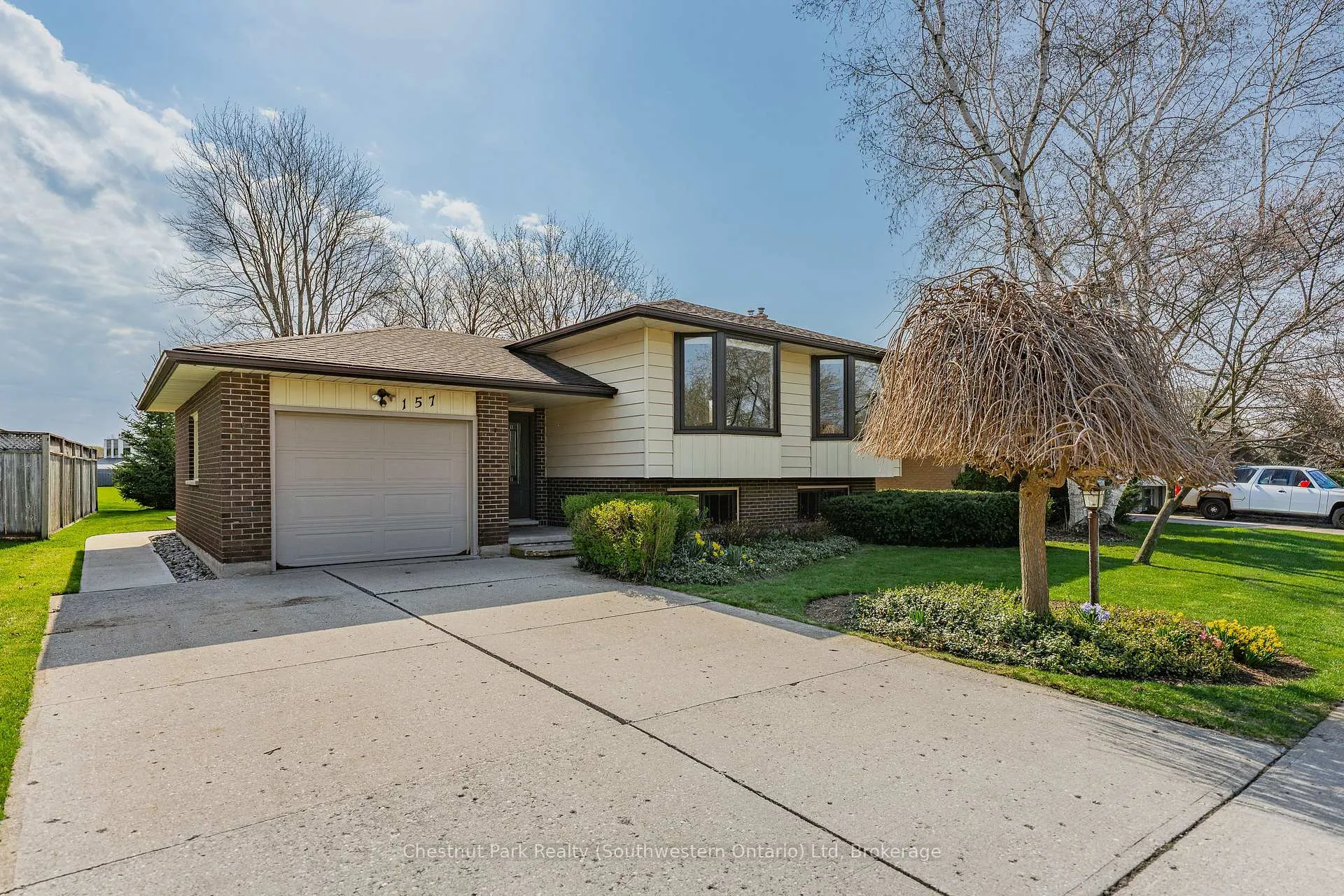 Photo 1 of 157 Oriole Parkway W, Woolwich — HOMEH