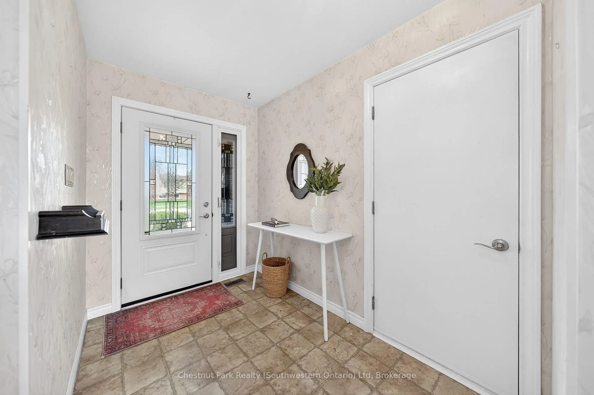Photo 5 of 157 Oriole Parkway W, Woolwich — HOMEH