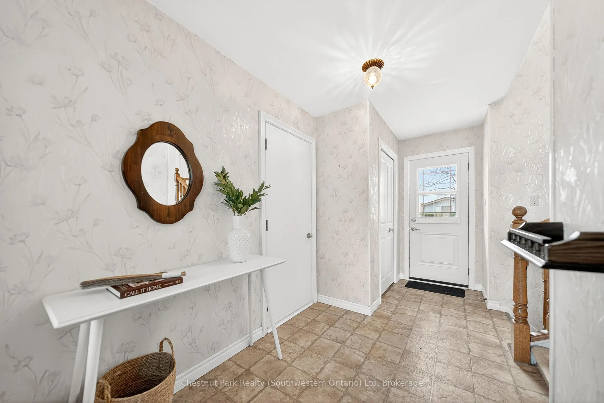 Photo 6 of 157 Oriole Parkway W, Woolwich — HOMEH