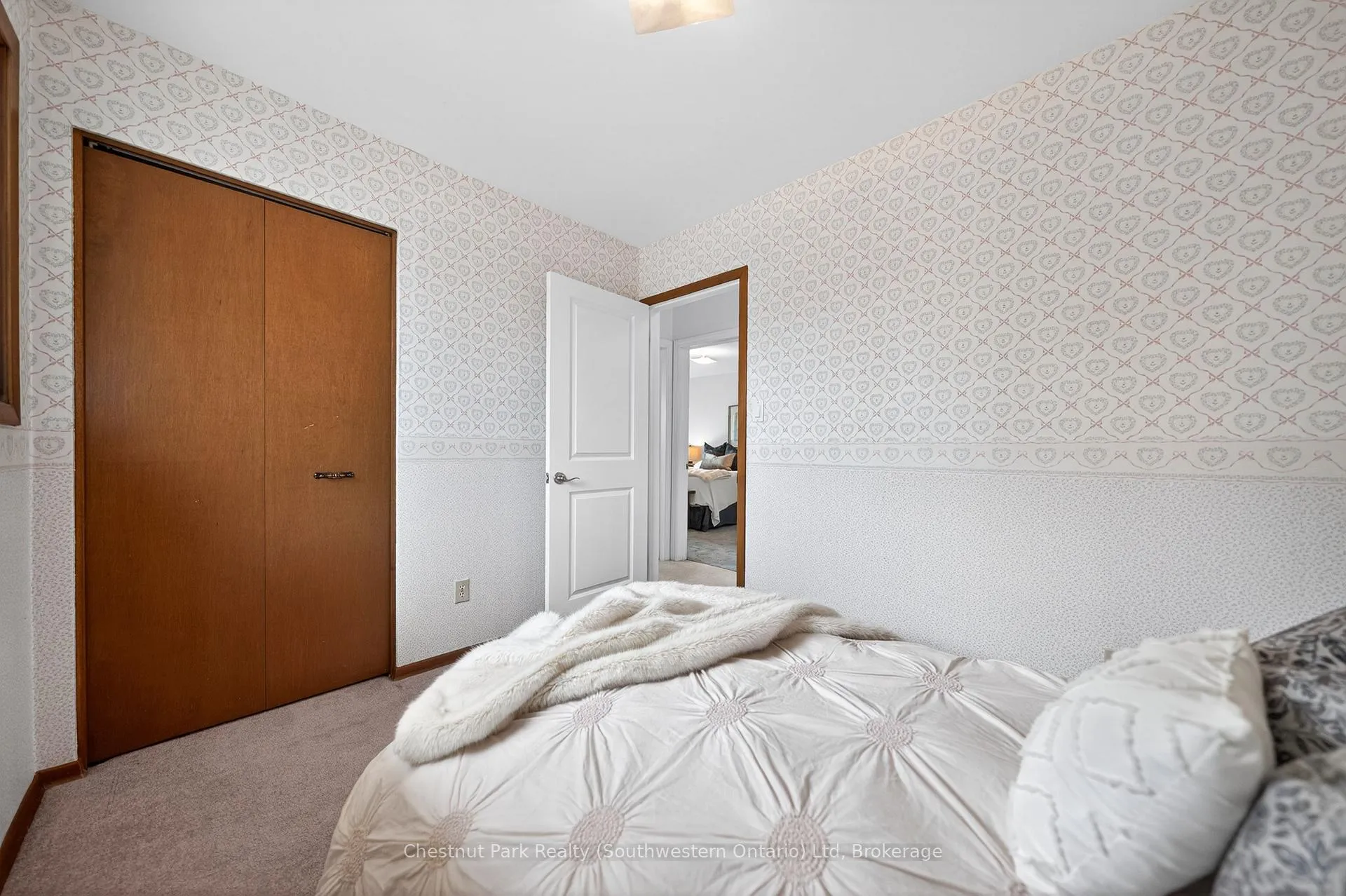 Photo 26 of 157 Oriole Parkway W, Woolwich — HOMEH