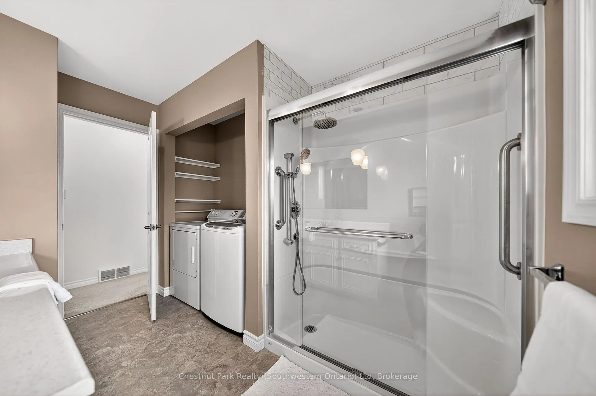 Photo 29 of 157 Oriole Parkway W, Woolwich — HOMEH