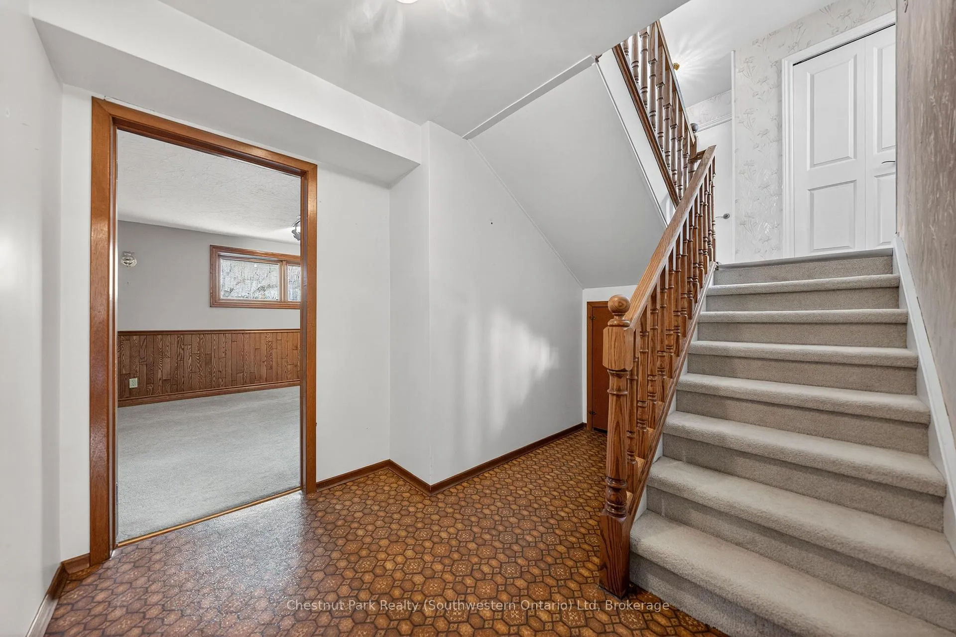 Photo 31 of 157 Oriole Parkway W, Woolwich — HOMEH