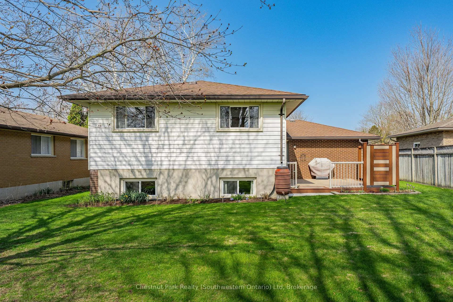 Photo 43 of 157 Oriole Parkway W, Woolwich — HOMEH