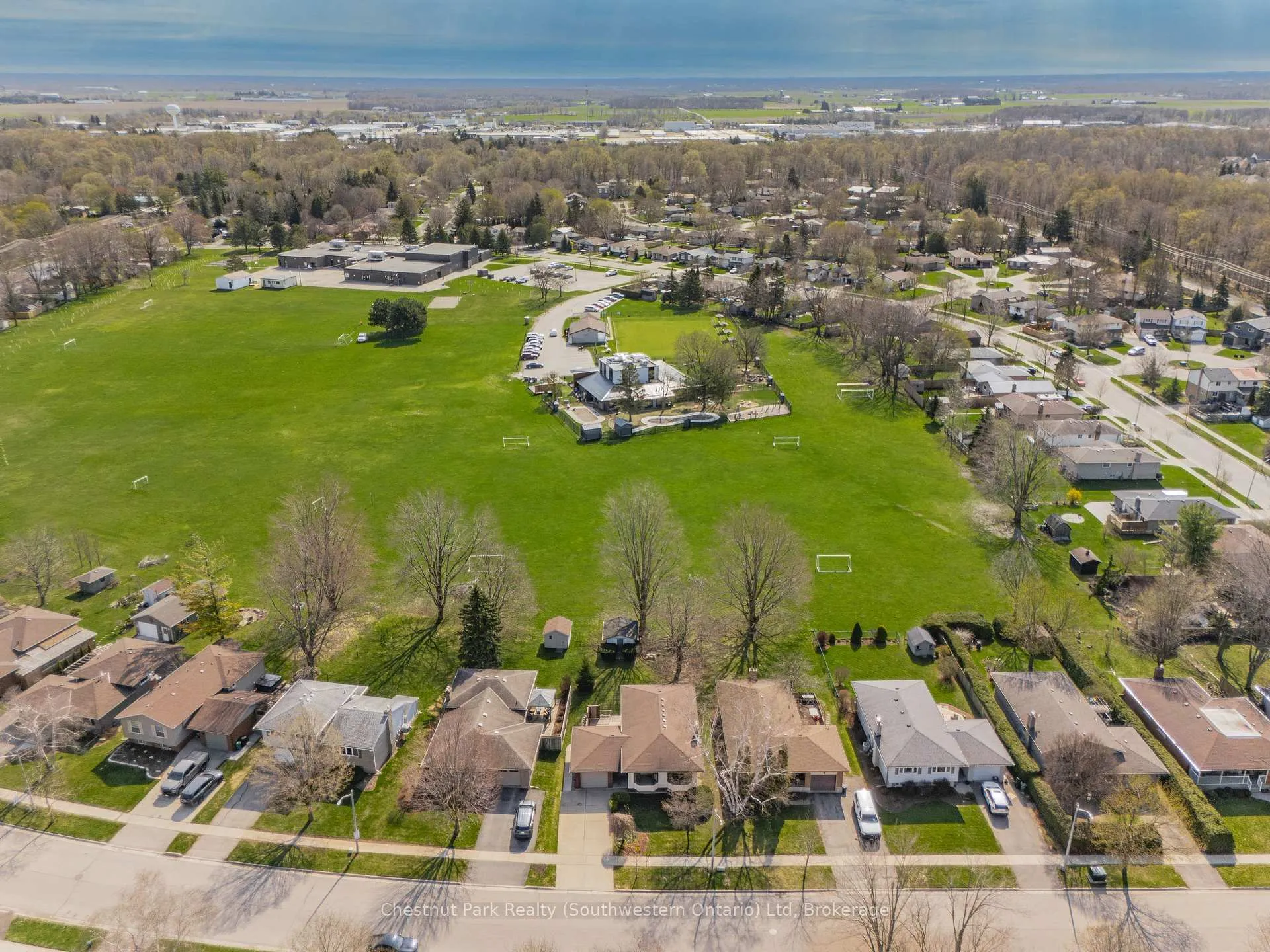 Photo 48 of 157 Oriole Parkway W, Woolwich — HOMEH