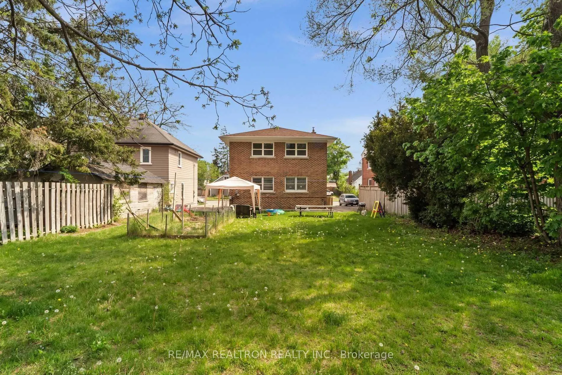 Photo 4 of Unit Lower, 68 John Street, Barrie, Sanford — HOMEH