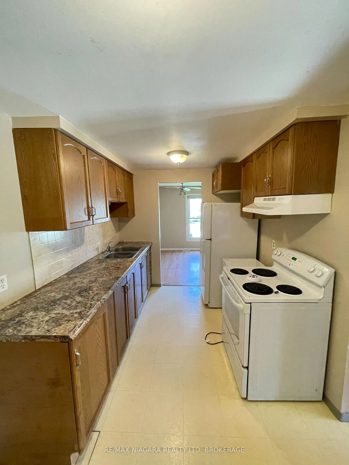 Photo 2 of 2 Baldwin Crescent, Thorold, Confederation Heights — HOMEH