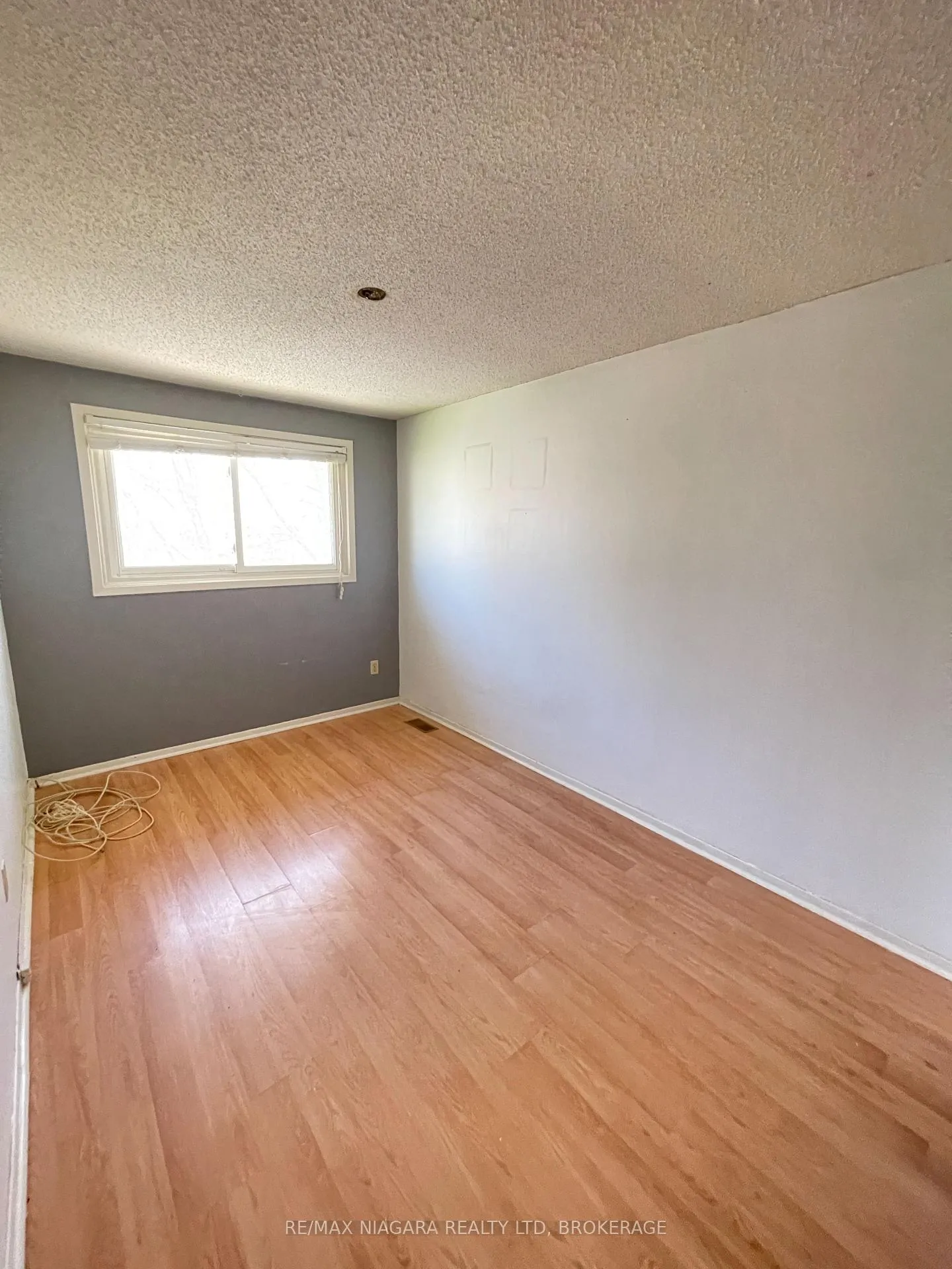 Photo 7 of 2 Baldwin Crescent, Thorold, Confederation Heights — HOMEH