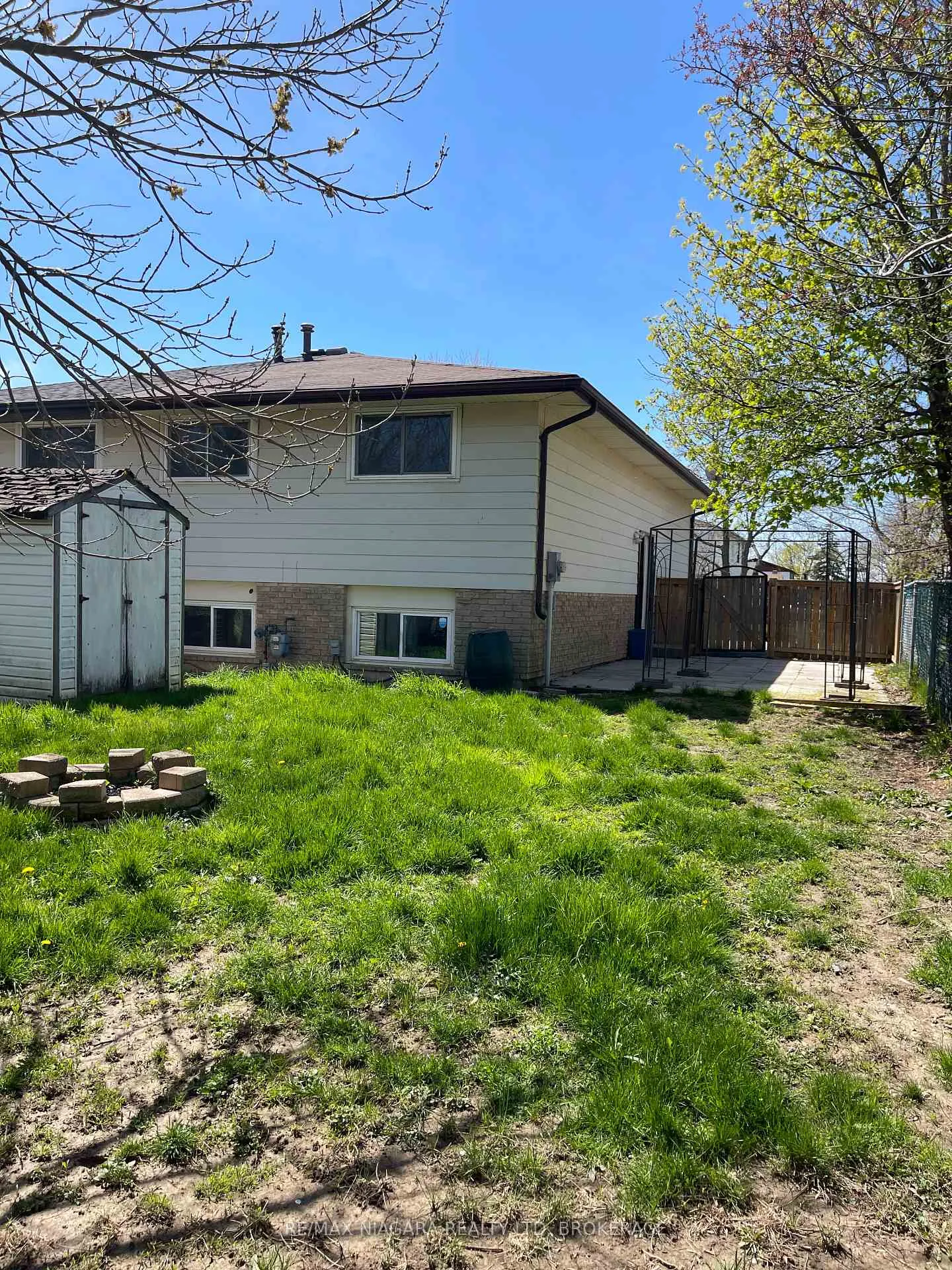 Photo 13 of 2 Baldwin Crescent, Thorold, Confederation Heights — HOMEH