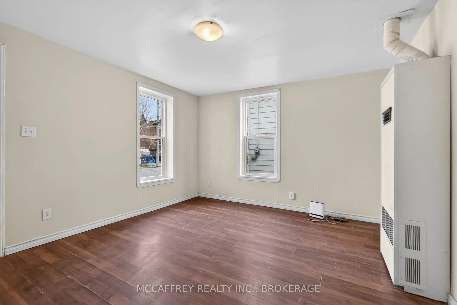 Photo 4 of 45 Isabella Street E, Greater Napanee — HOMEH