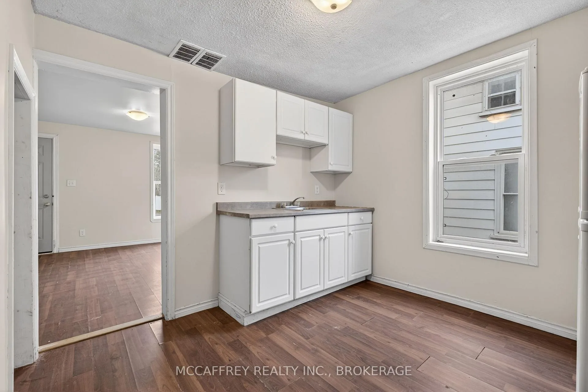 Photo 8 of 45 Isabella Street E, Greater Napanee — HOMEH