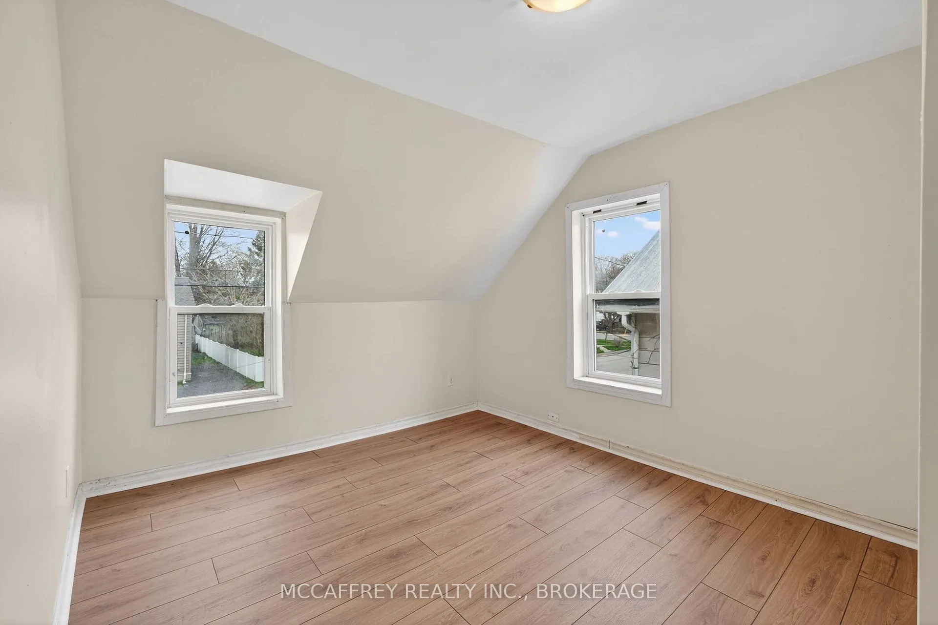 Photo 10 of 45 Isabella Street E, Greater Napanee — HOMEH