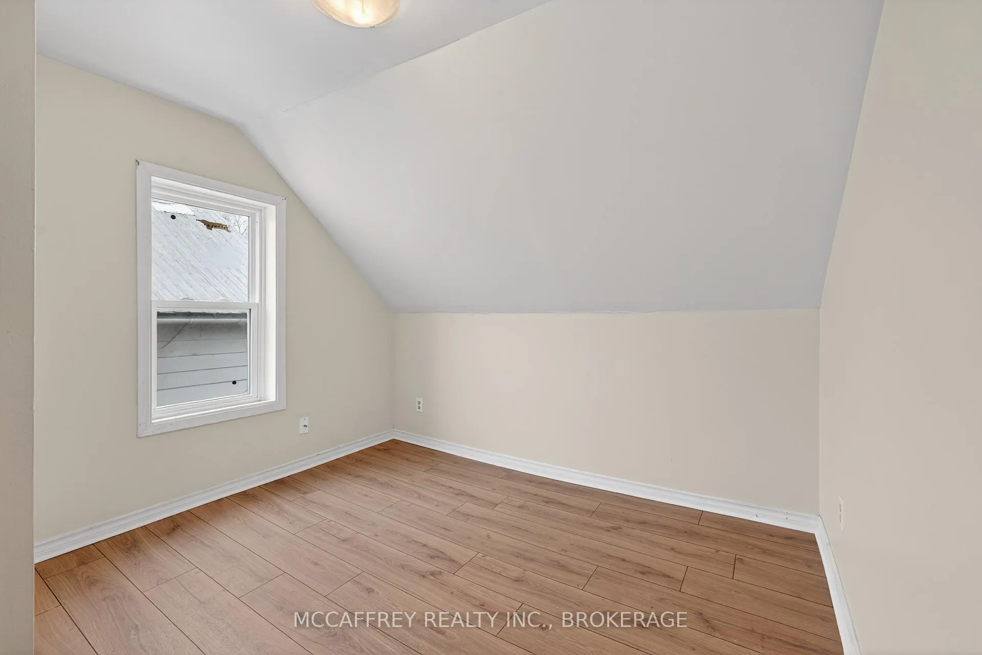 Photo 12 of 45 Isabella Street E, Greater Napanee — HOMEH