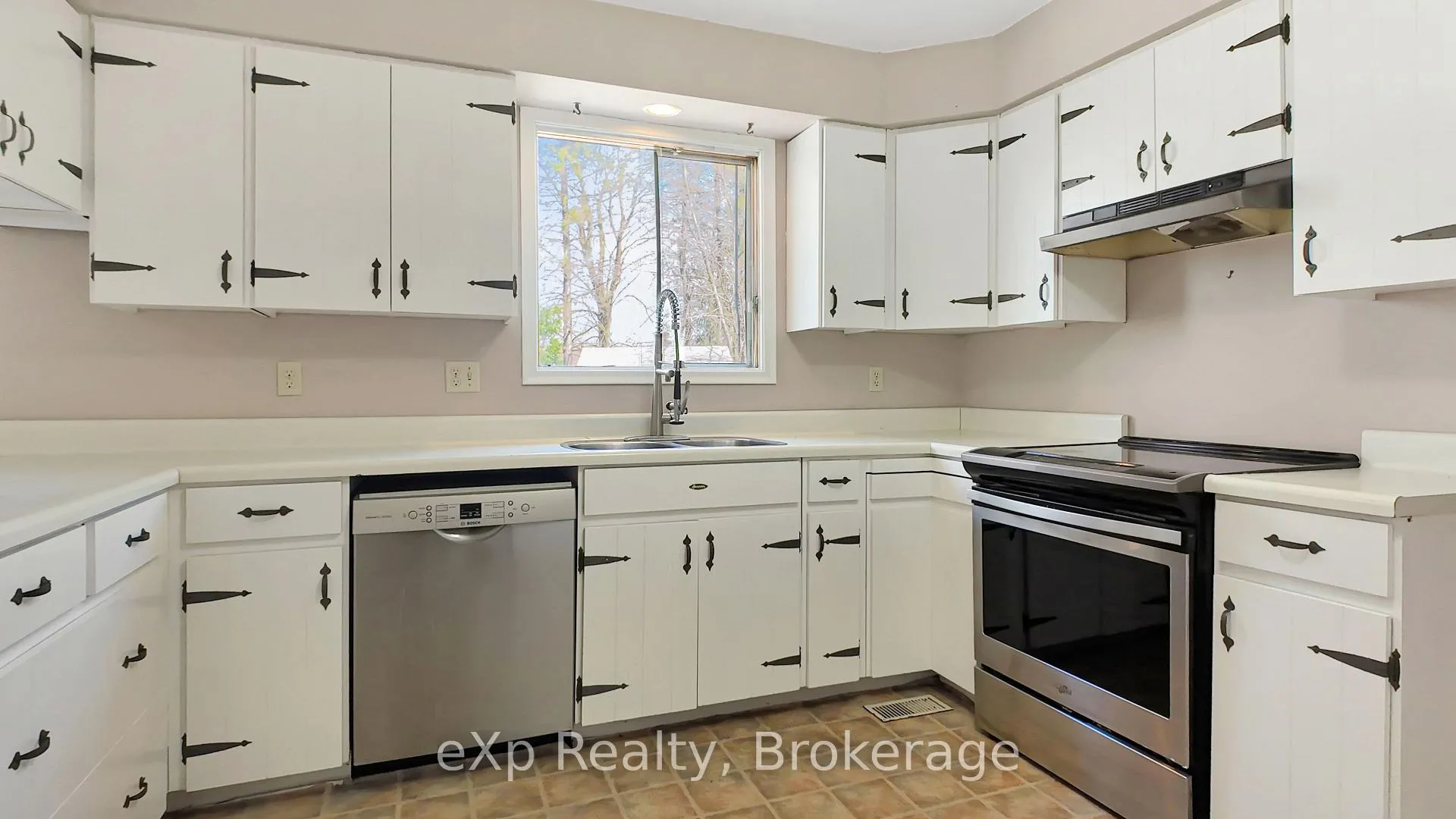 Photo 13 of 251 4th Avenue, Hanover — HOMEH