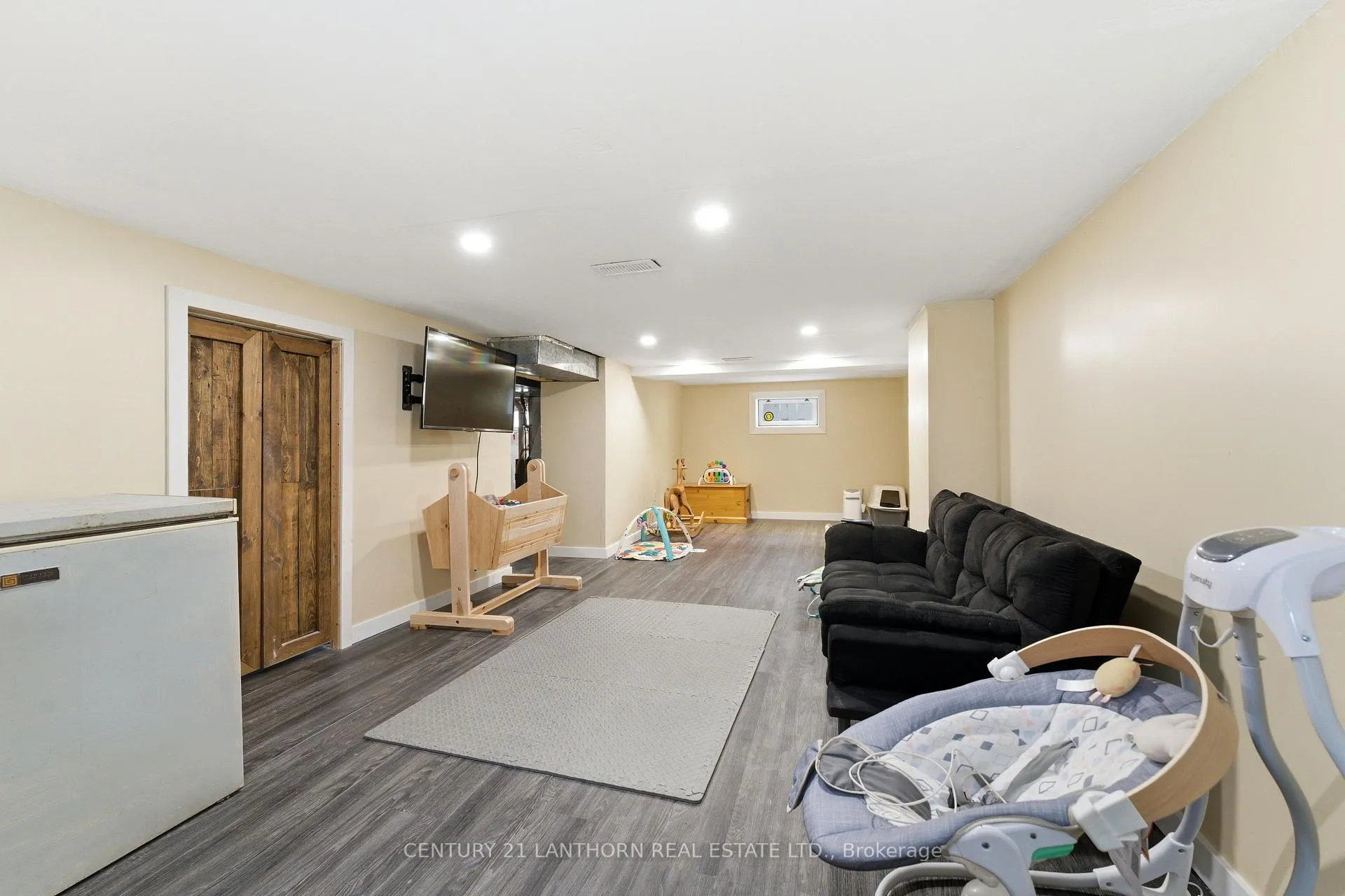 Photo 23 of 29 Valleyview Crescent, Belleville, Belleville Ward — HOMEH