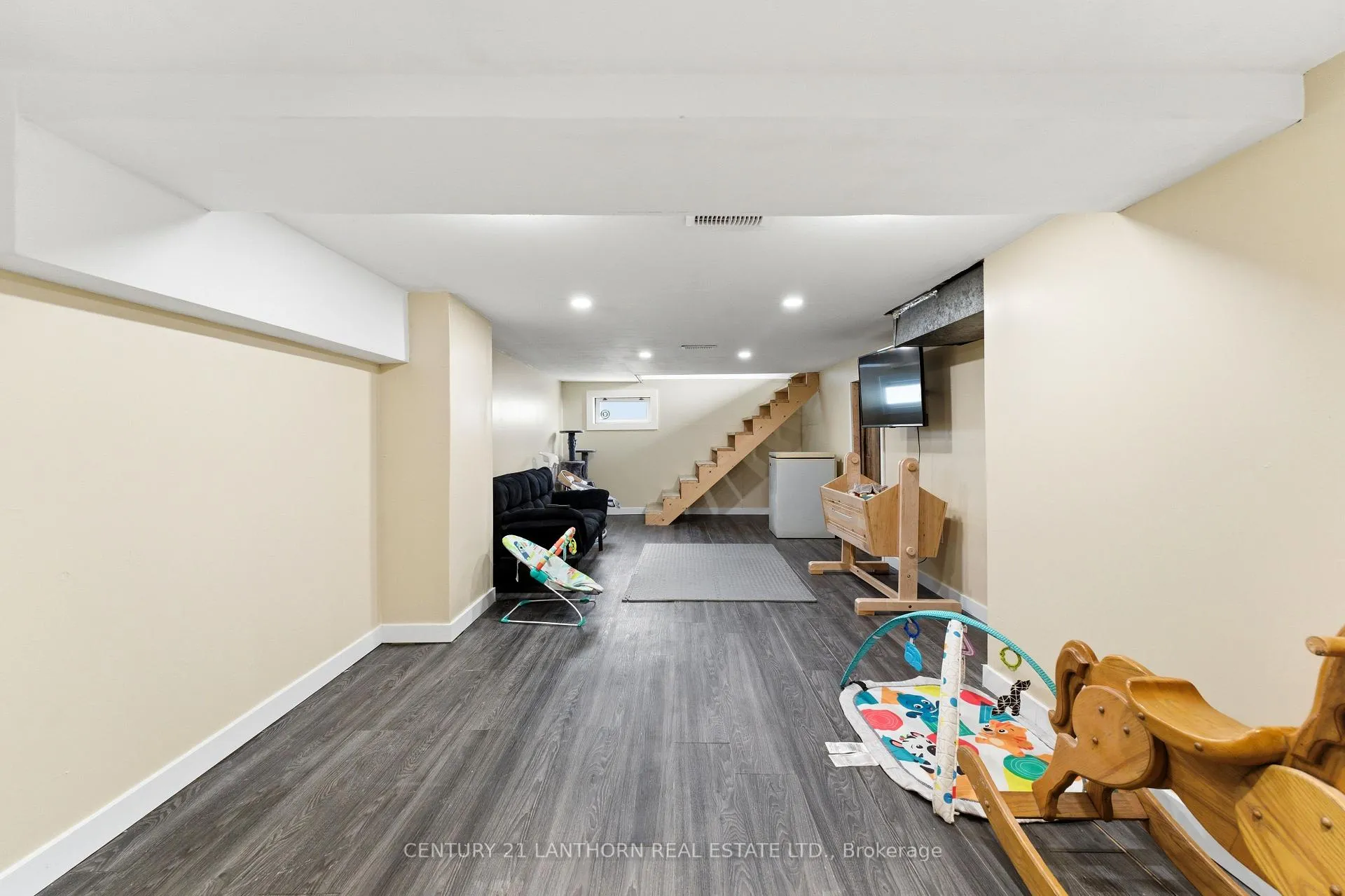 Photo 25 of 29 Valleyview Crescent, Belleville, Belleville Ward — HOMEH