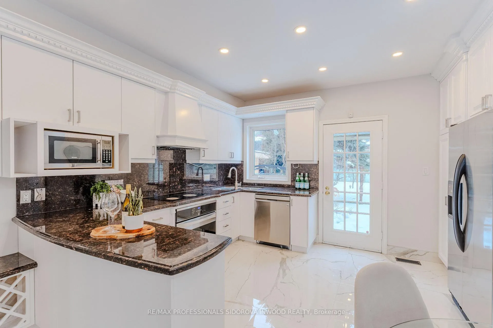 Photo 11 of 30 Boustead Avenue, Toronto, High Park-Swansea — HOMEH
