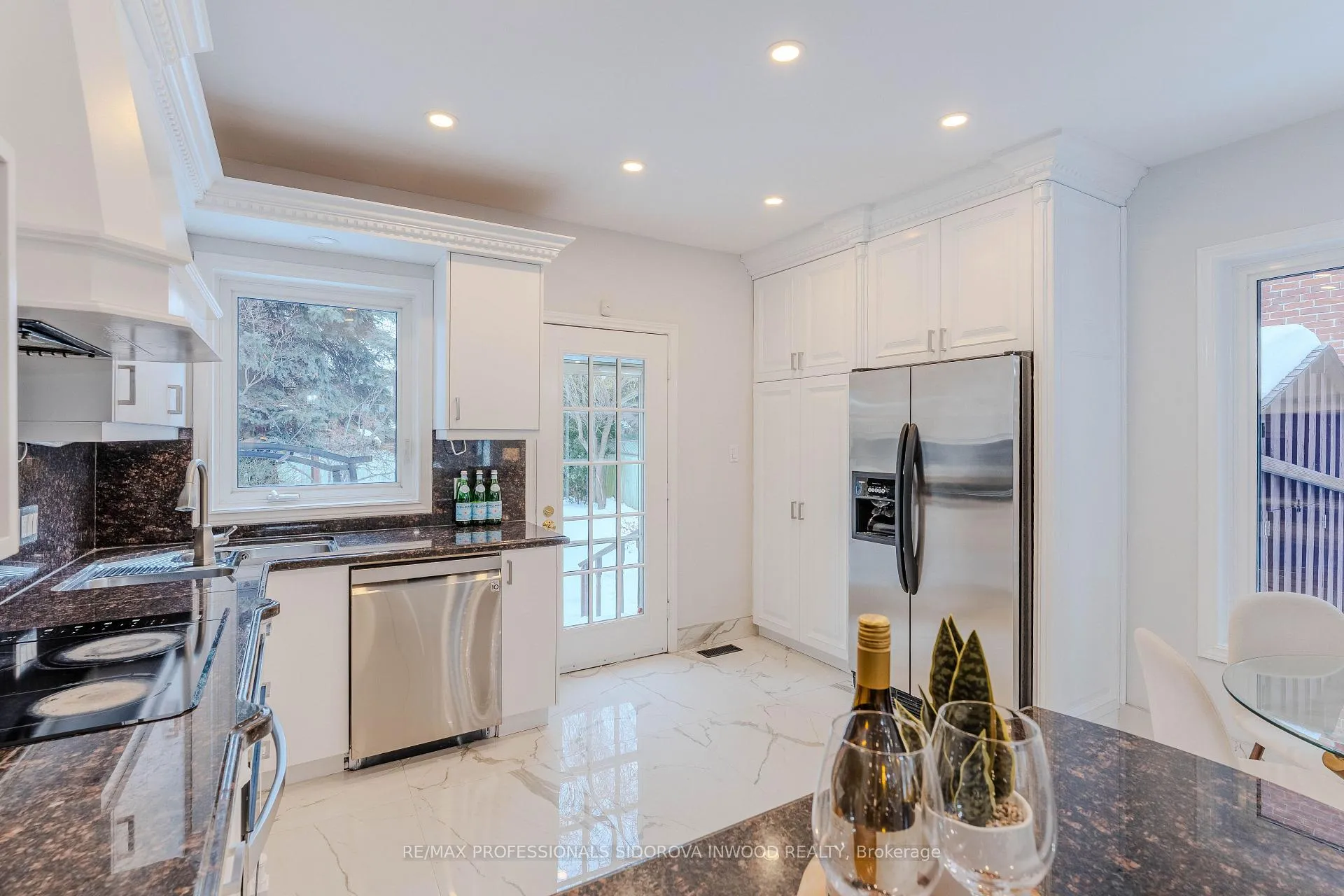 Photo 12 of 30 Boustead Avenue, Toronto, High Park-Swansea — HOMEH