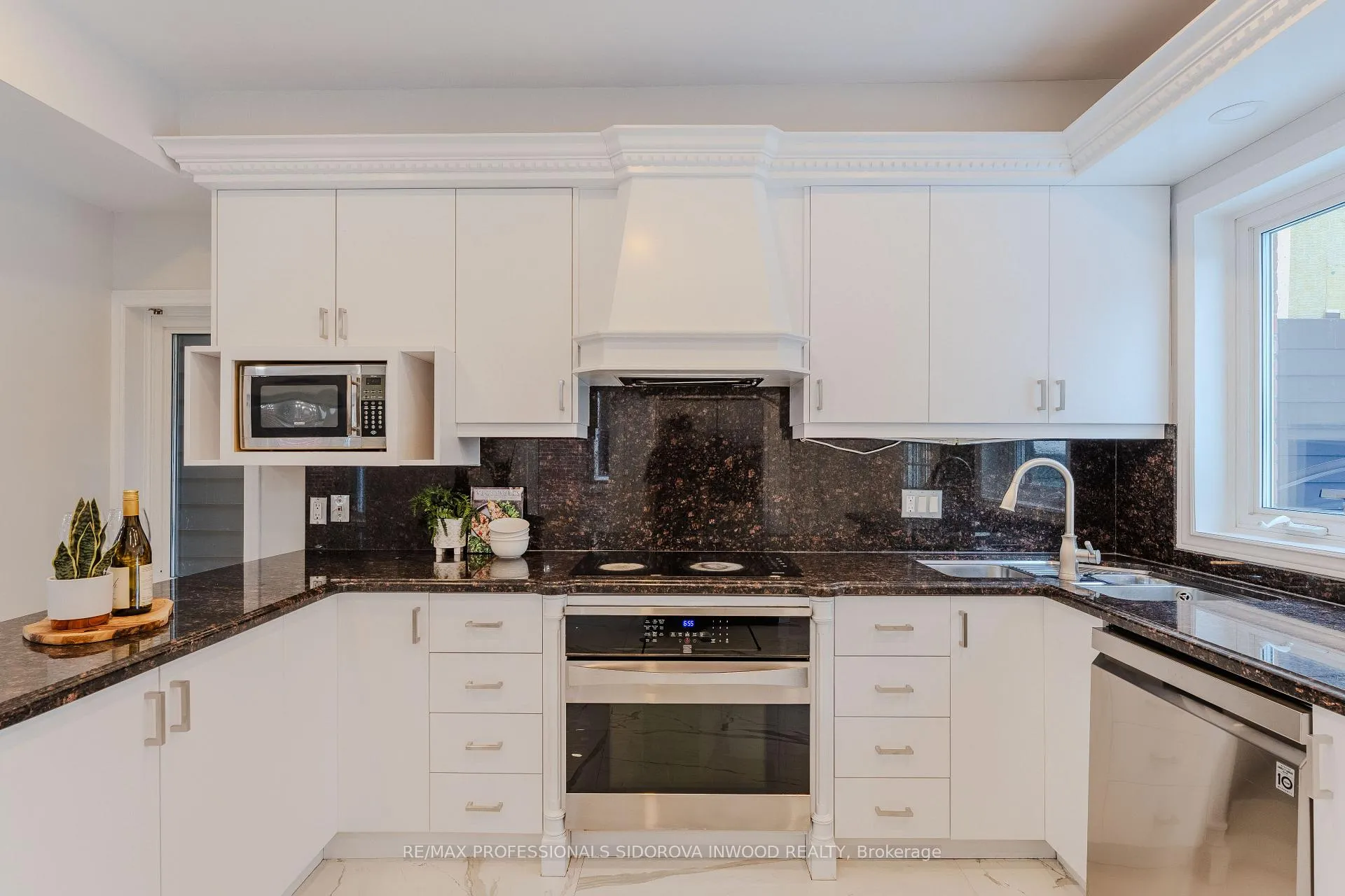 Photo 14 of 30 Boustead Avenue, Toronto, High Park-Swansea — HOMEH