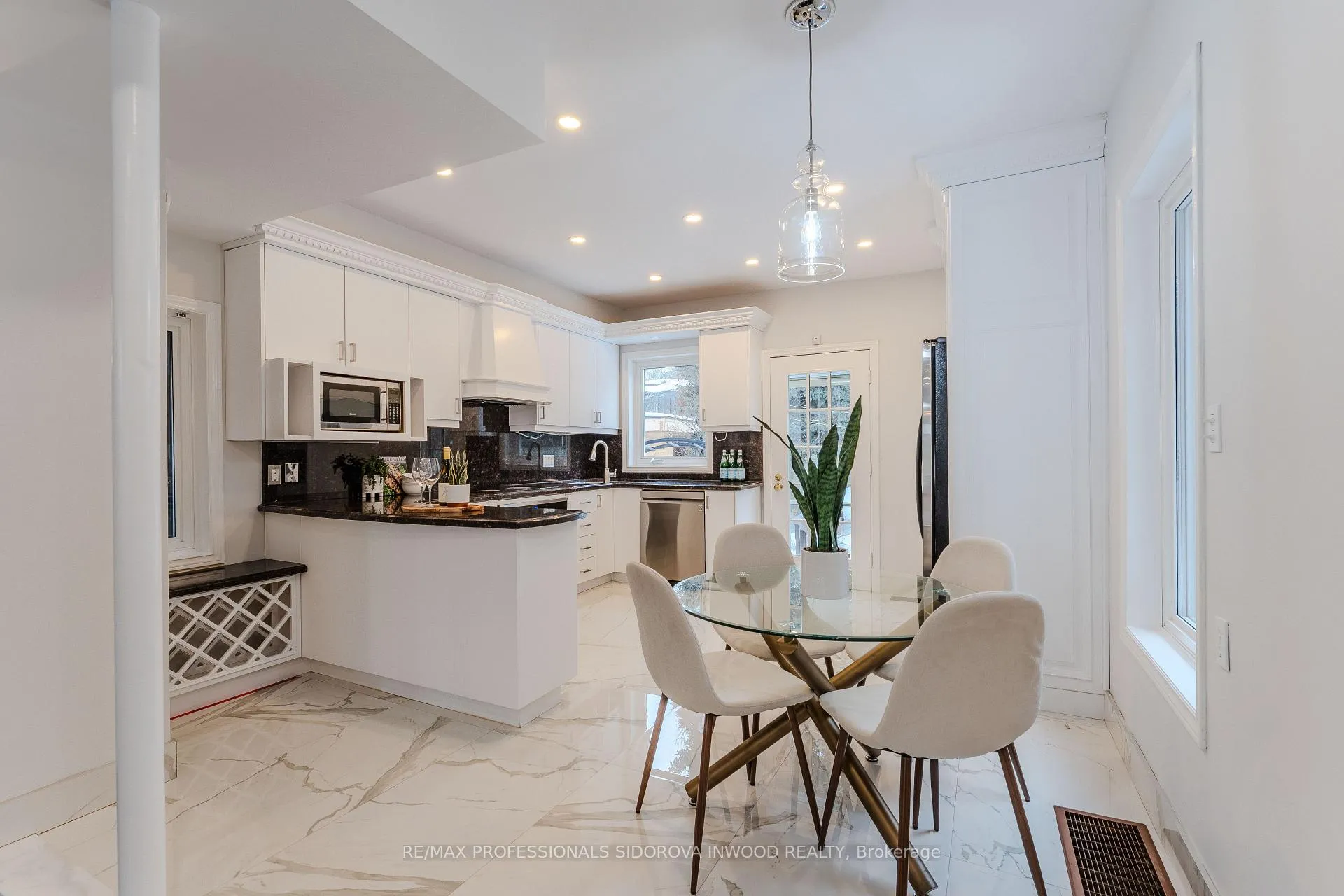Photo 15 of 30 Boustead Avenue, Toronto, High Park-Swansea — HOMEH
