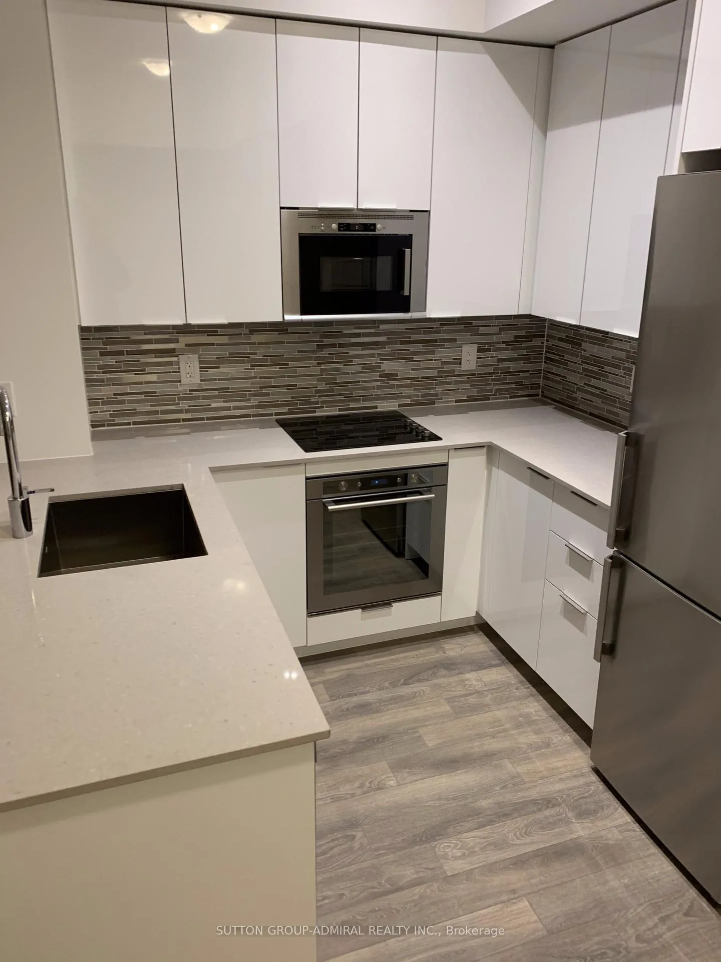 Photo 2 of Unit 829, 99 Eagle Rock Way, Vaughan, Maple — HOMEH