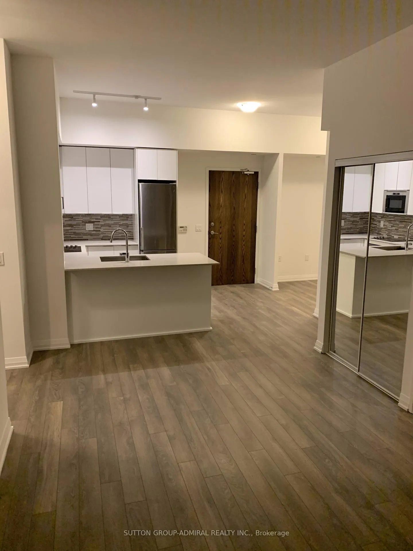 Photo 3 of Unit 829, 99 Eagle Rock Way, Vaughan, Maple — HOMEH