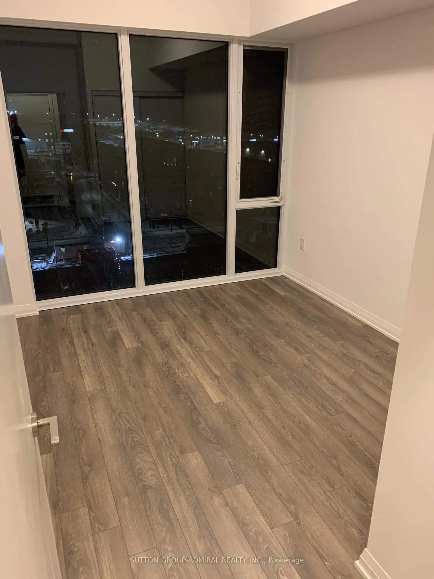 Photo 5 of Unit 829, 99 Eagle Rock Way, Vaughan, Maple — HOMEH