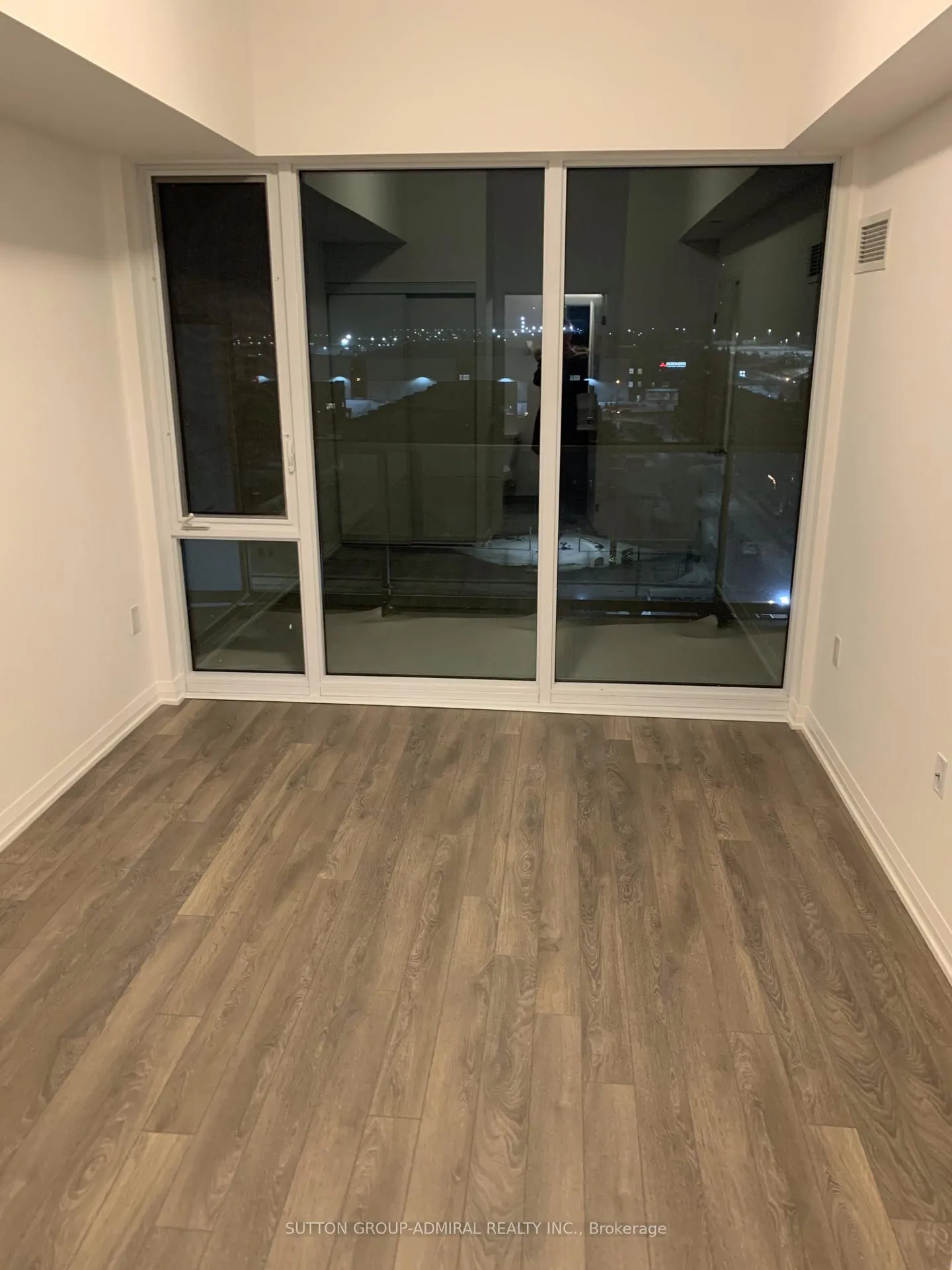 Photo 7 of Unit 829, 99 Eagle Rock Way, Vaughan, Maple — HOMEH