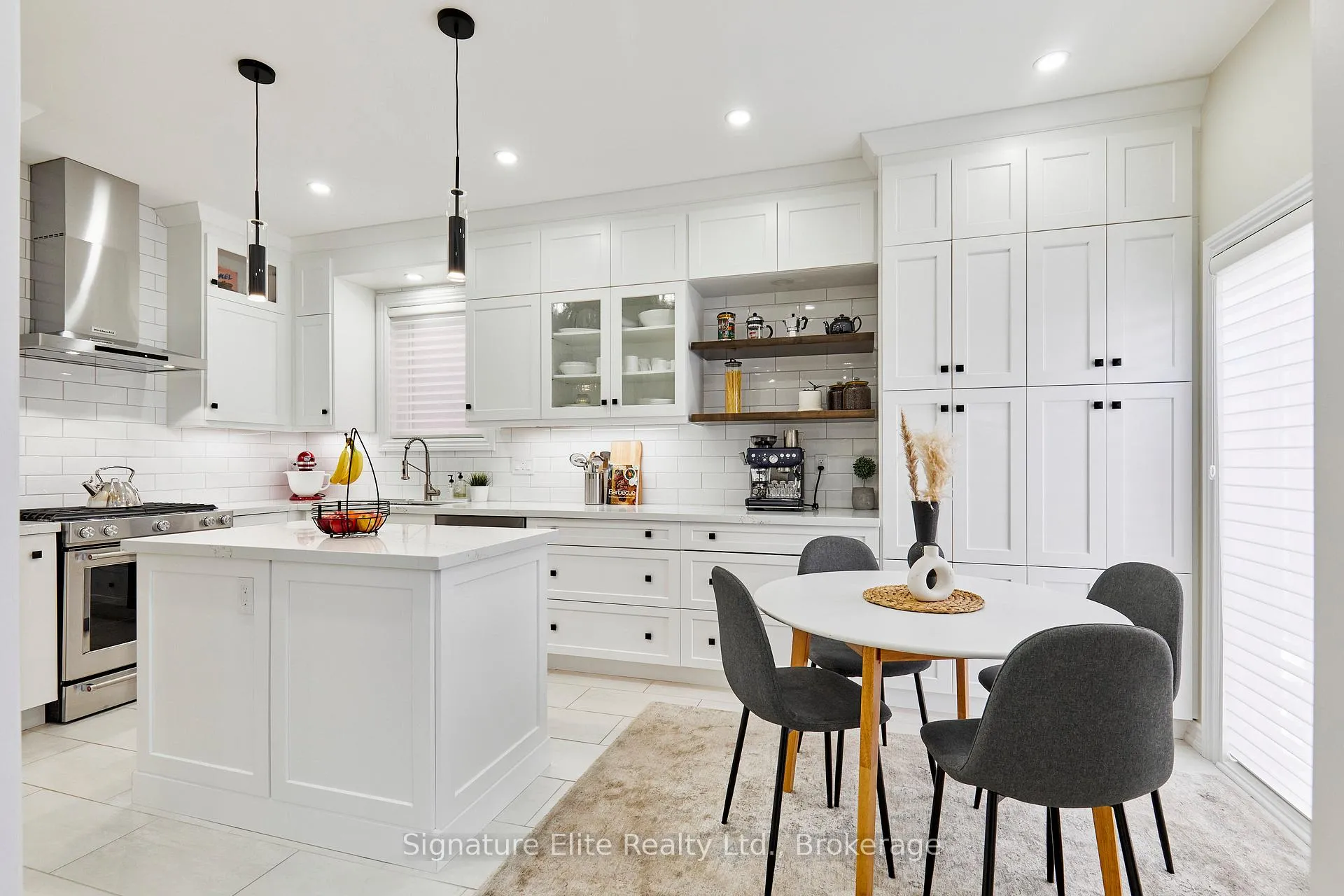 Photo 3 of 39 Perivale Gardens, Aurora, Bayview Wellington — HOMEH