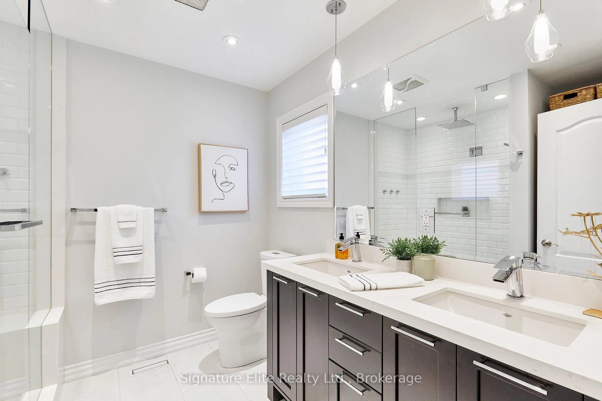 Photo 24 of 39 Perivale Gardens, Aurora, Bayview Wellington — HOMEH