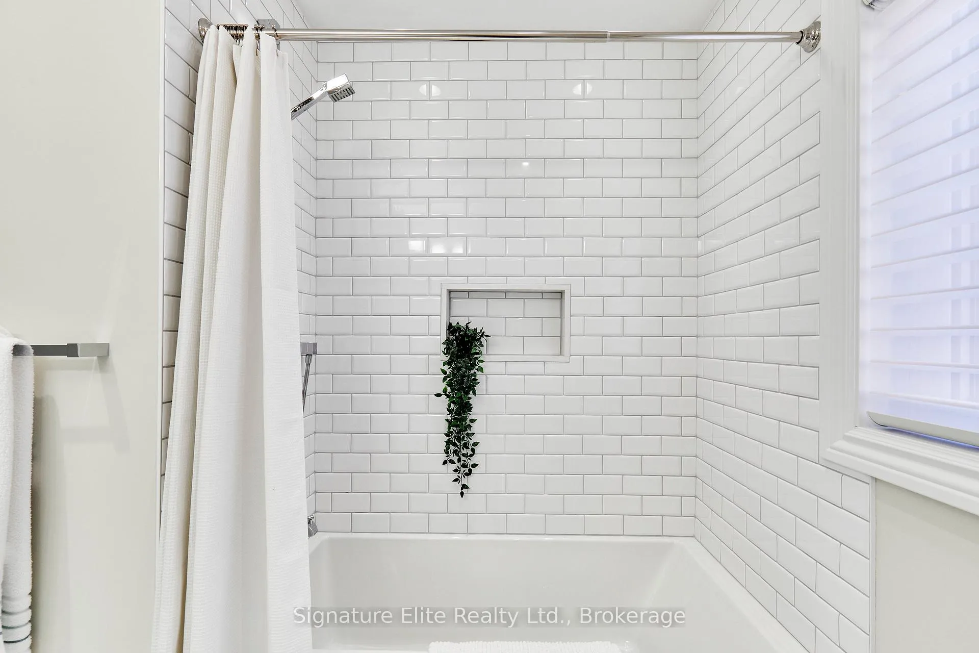 Photo 31 of 39 Perivale Gardens, Aurora, Bayview Wellington — HOMEH