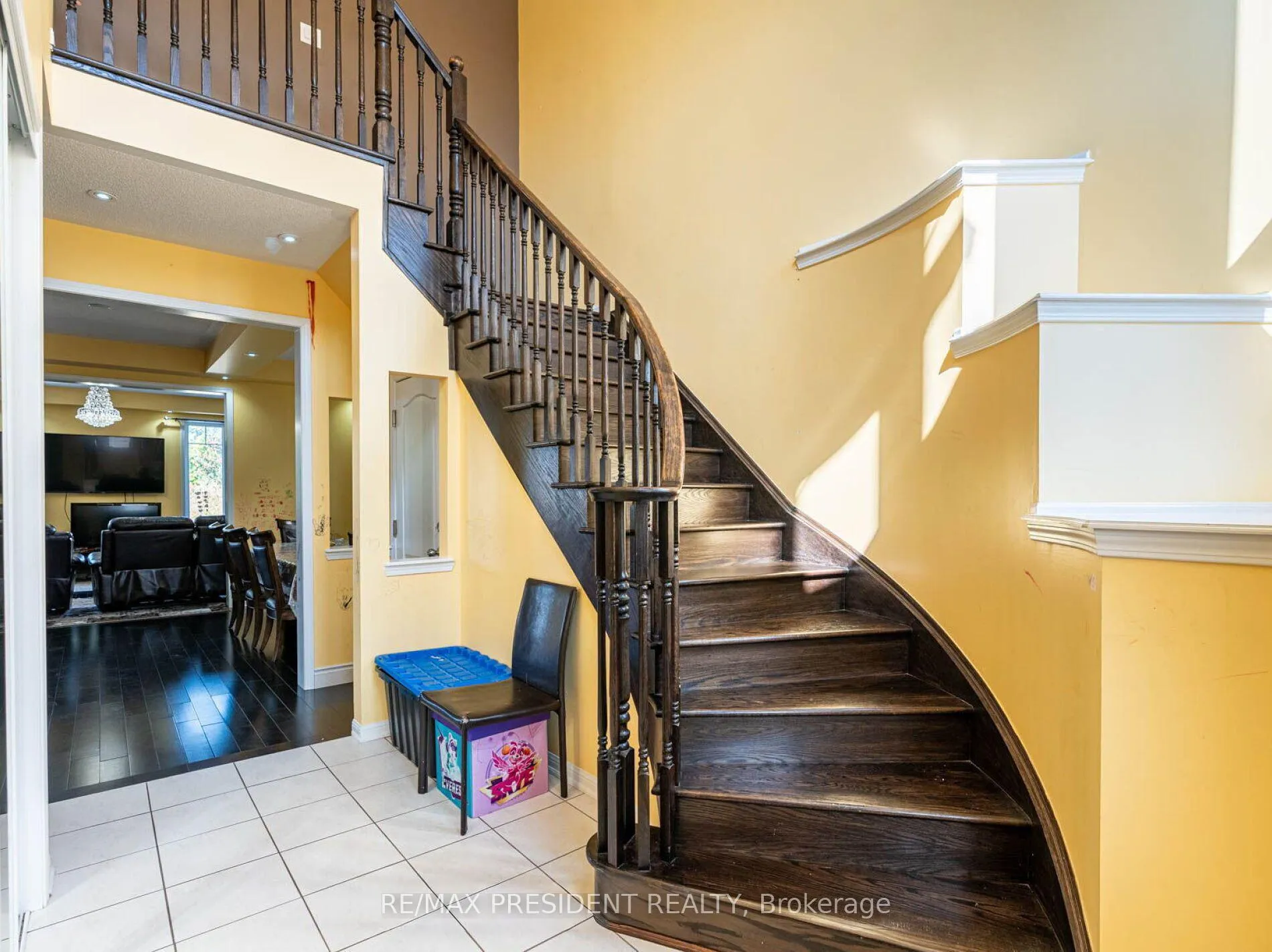 Photo 4 of Unit Upper, 46 Old Cleeve Crescent N, Brampton, Northwest Brampton — HOMEH