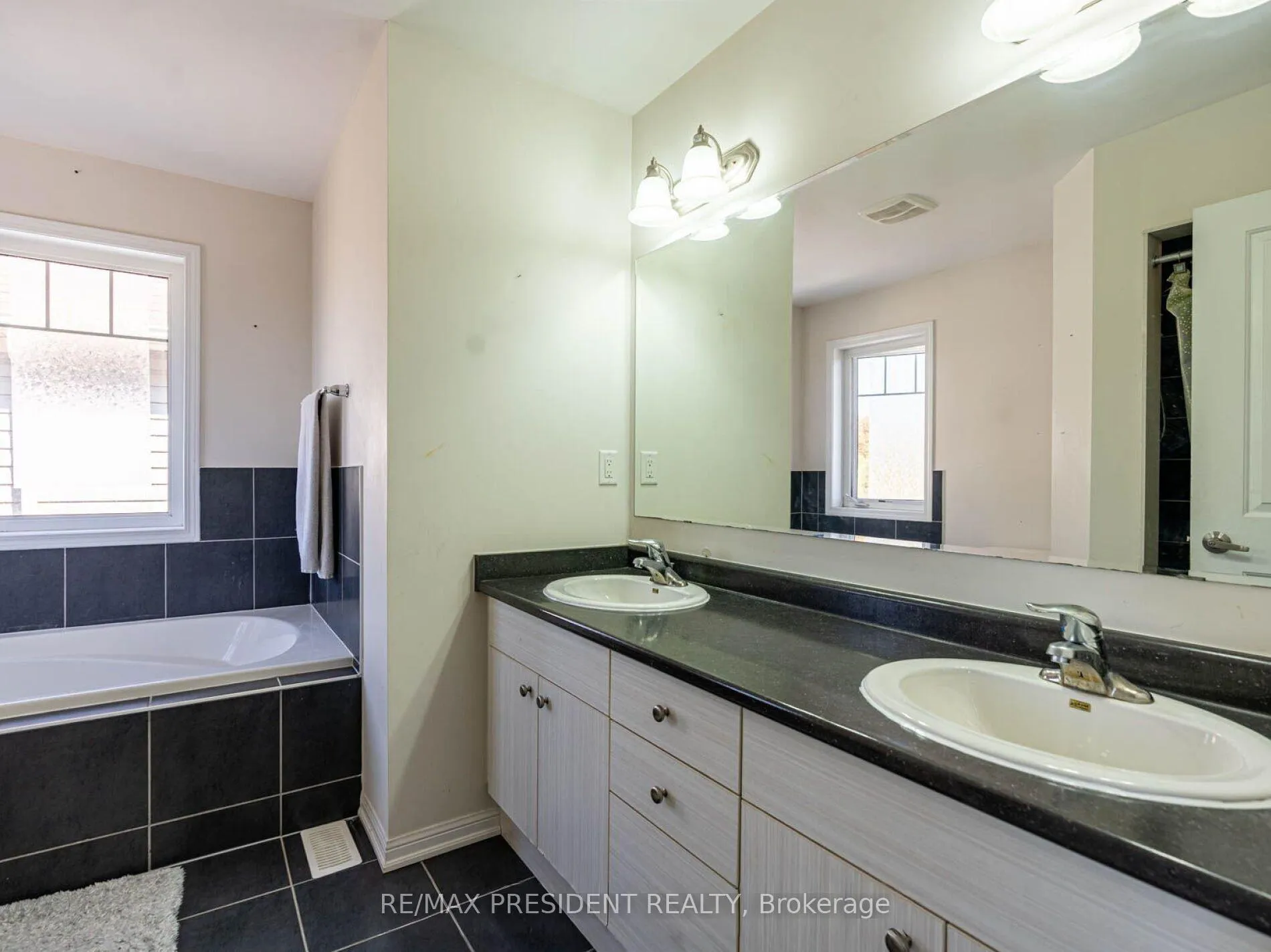 Photo 13 of Unit Upper, 46 Old Cleeve Crescent N, Brampton, Northwest Brampton — HOMEH
