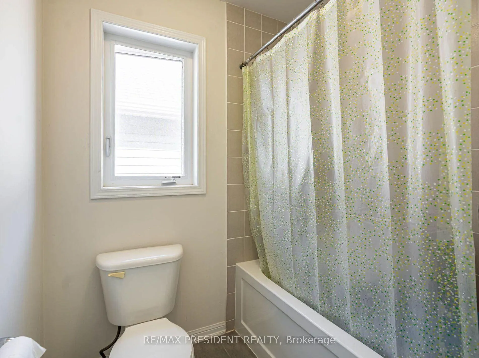 Photo 15 of Unit Upper, 46 Old Cleeve Crescent N, Brampton, Northwest Brampton — HOMEH