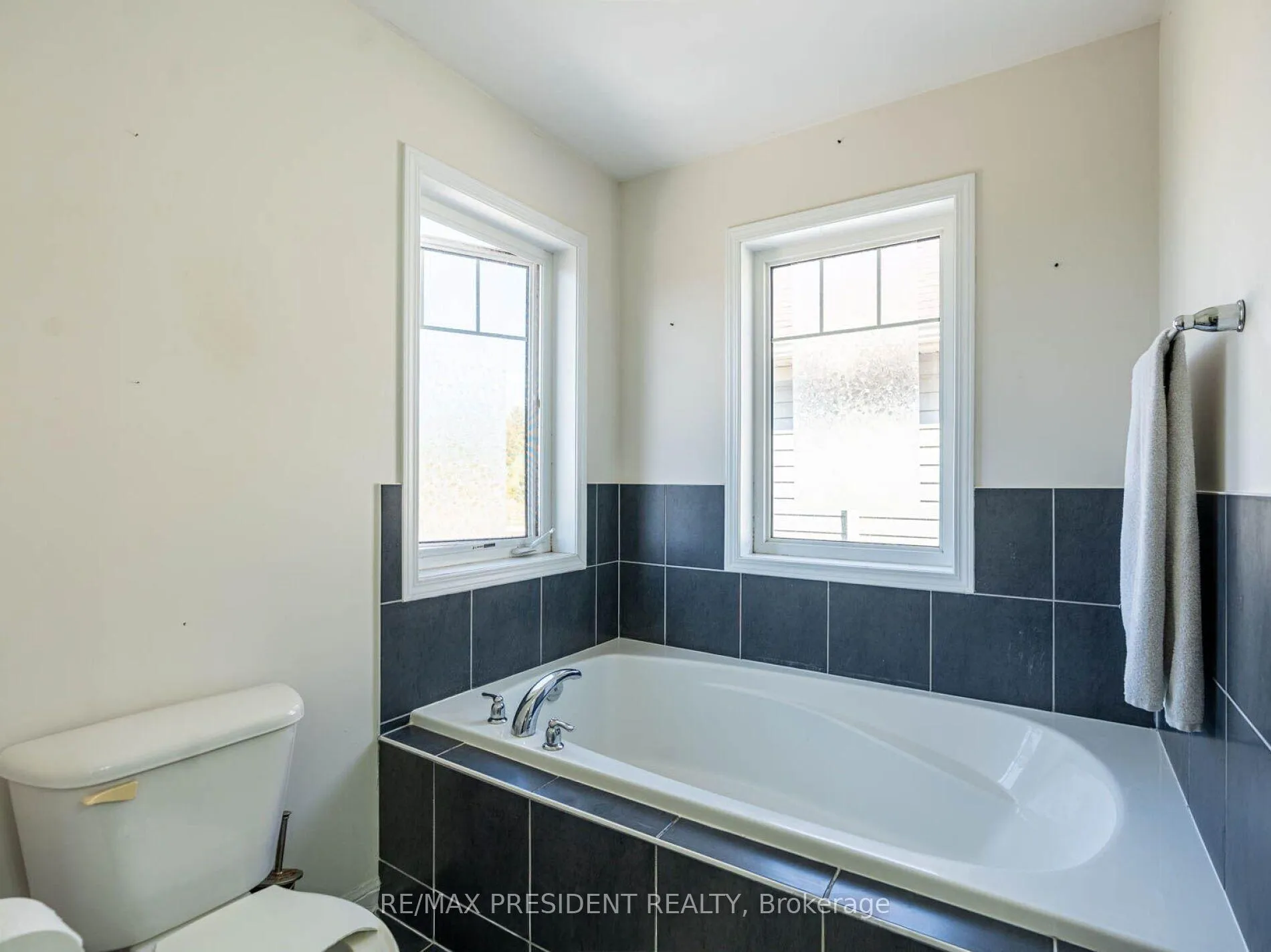 Photo 17 of Unit Upper, 46 Old Cleeve Crescent N, Brampton, Northwest Brampton — HOMEH