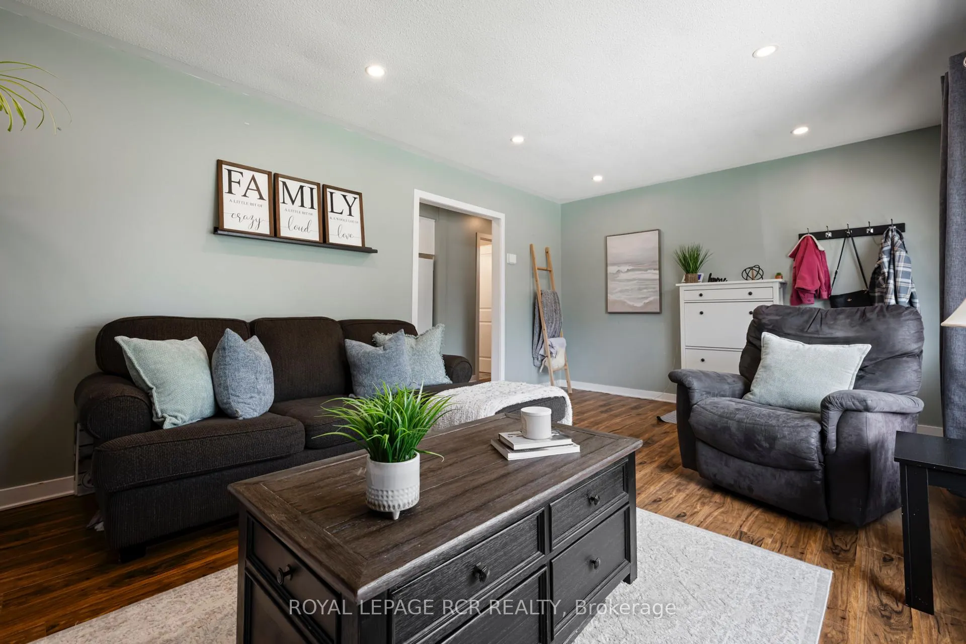 Photo 4 of 65 Marklane Street, Minto — HOMEH