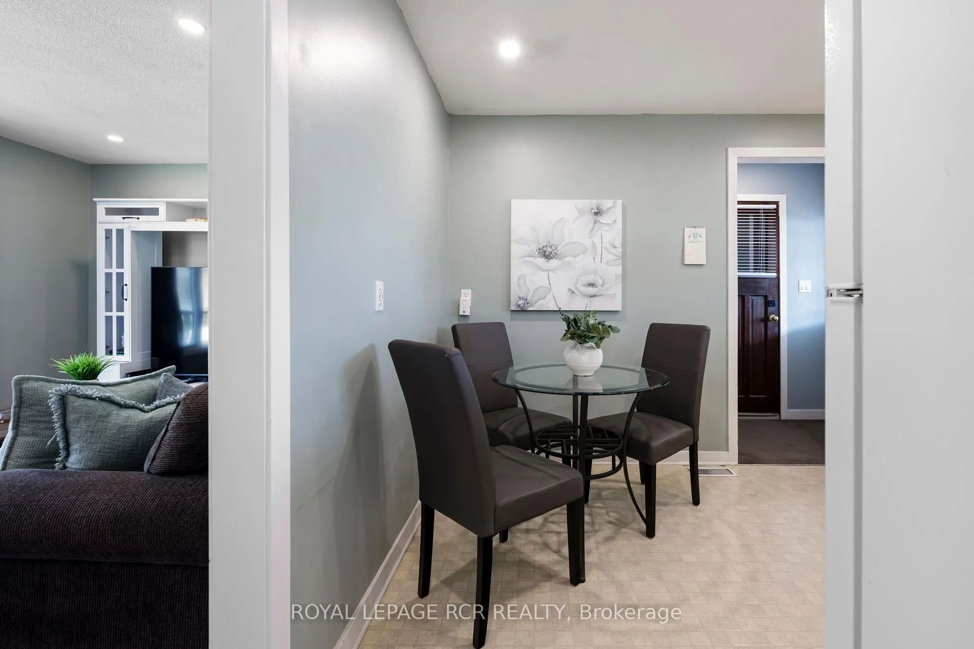 Photo 8 of 65 Marklane Street, Minto — HOMEH