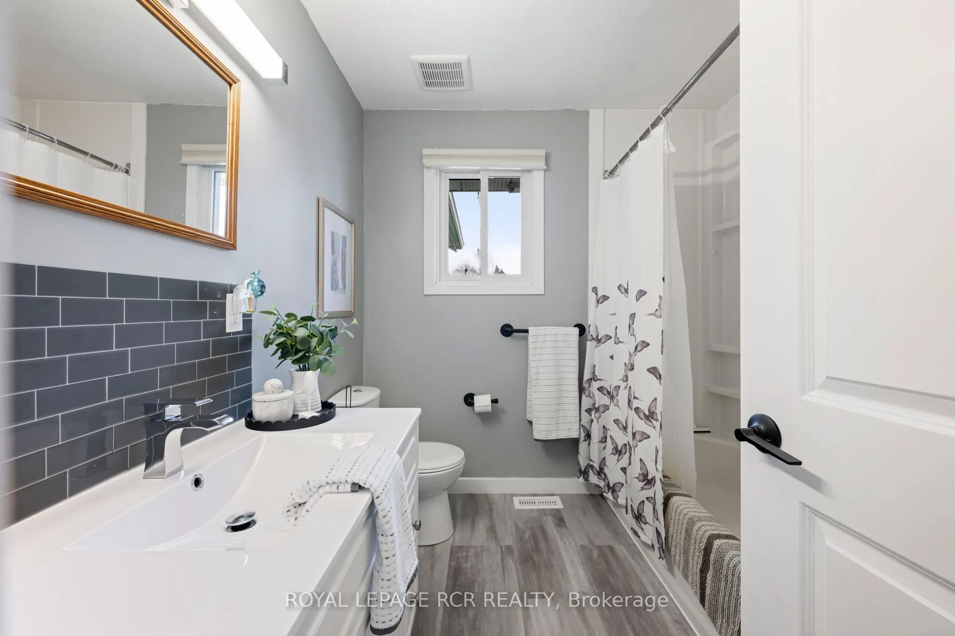 Photo 9 of 65 Marklane Street, Minto — HOMEH