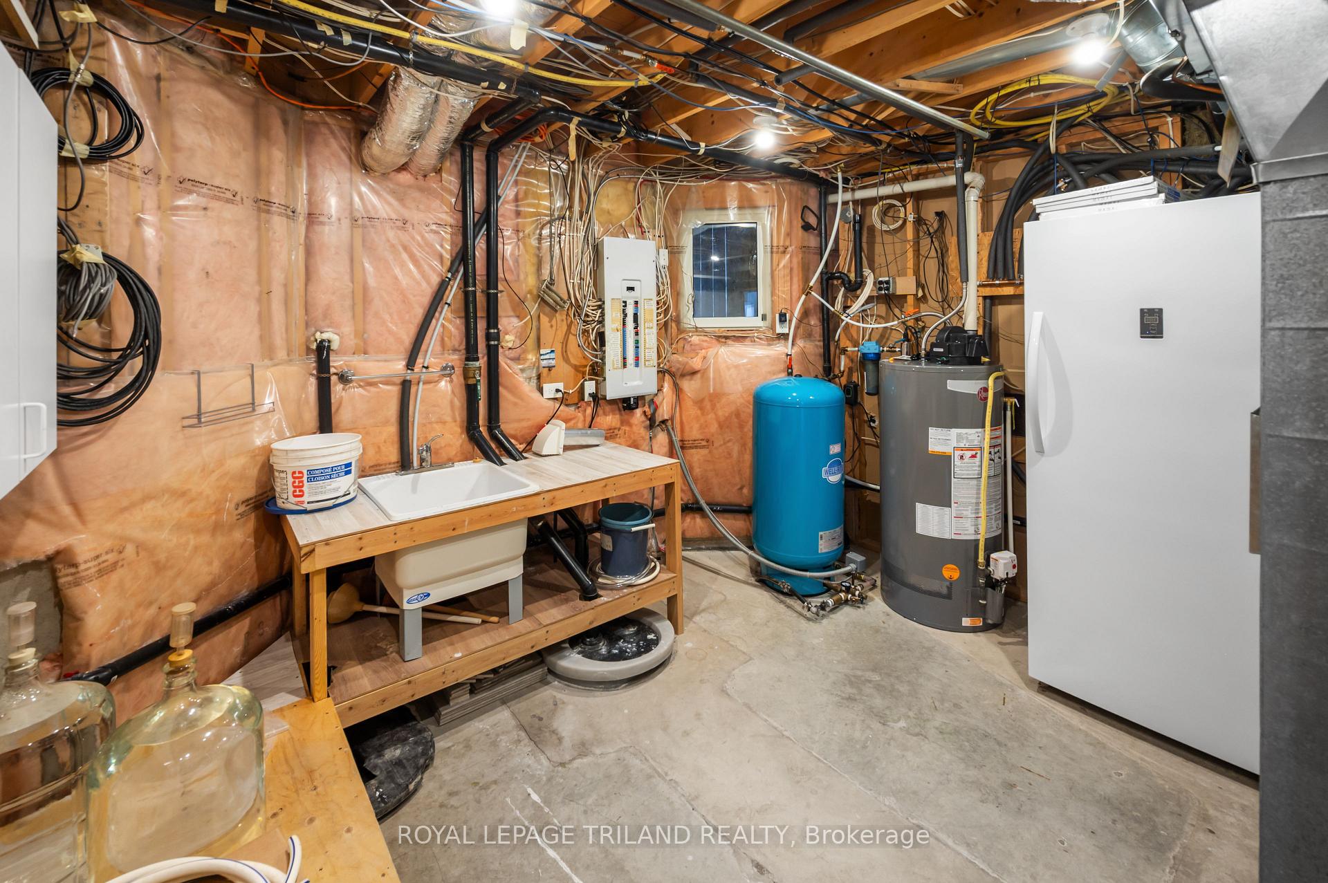 Photo 28 of 2670 Putnam Road, Thames Centre, Putnam — HOMEH