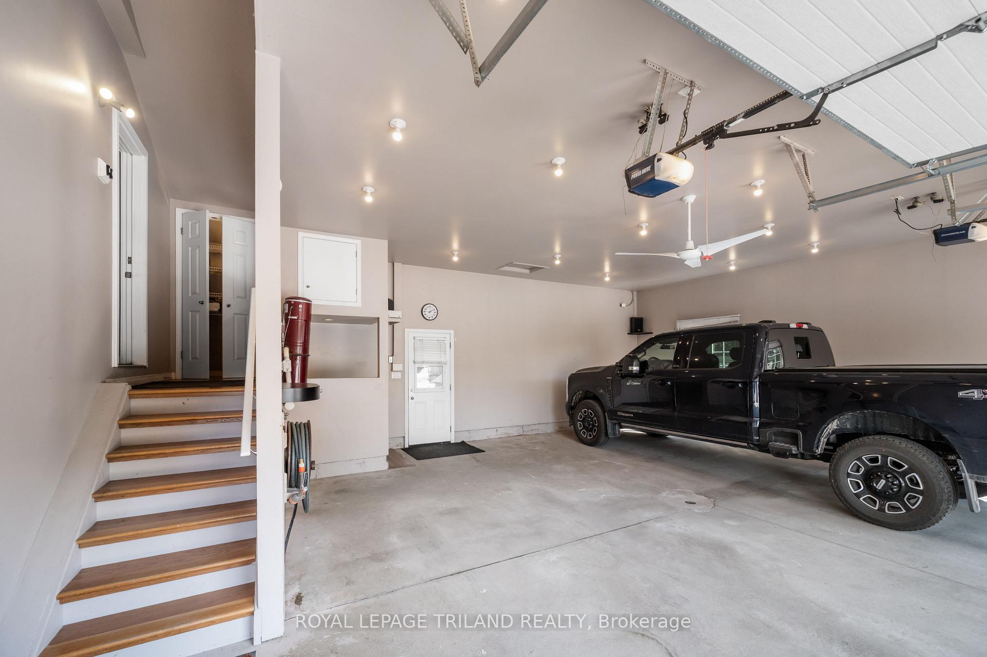 Photo 36 of 2670 Putnam Road, Thames Centre, Putnam — HOMEH