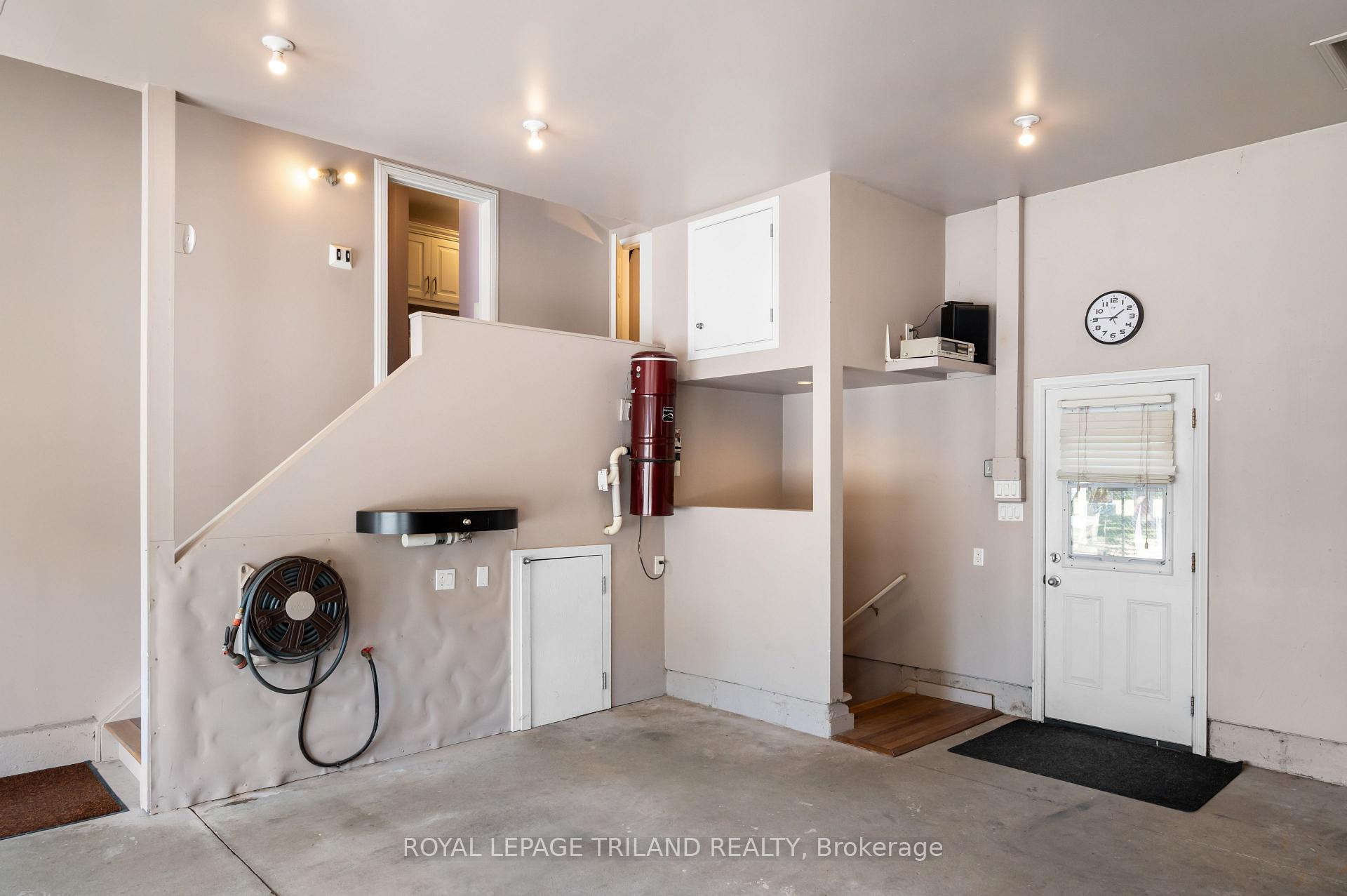 Photo 37 of 2670 Putnam Road, Thames Centre, Putnam — HOMEH