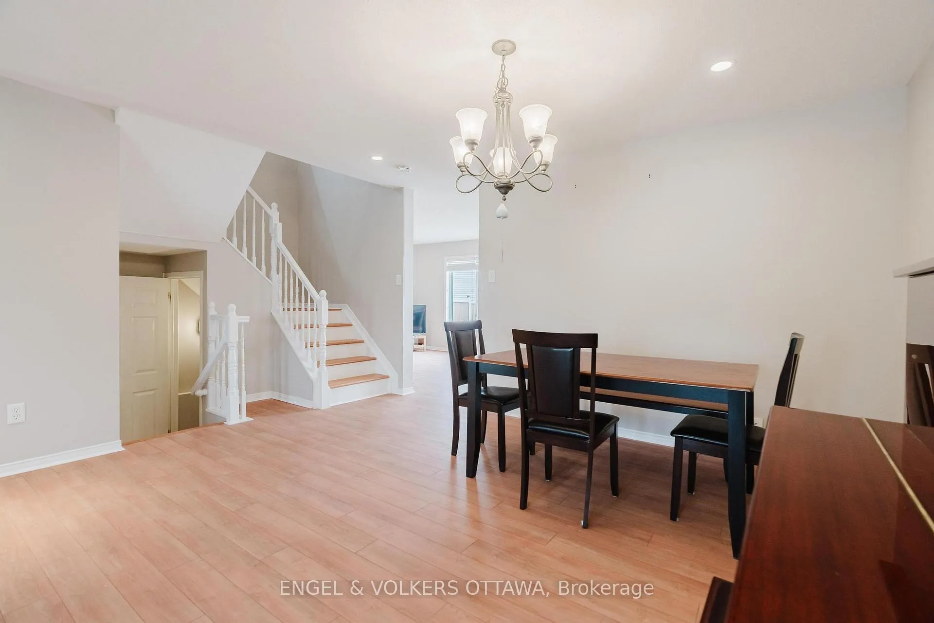 Photo 7 of 126 Ashmore Drive, Ottawa, Barrhaven - Strandherd — HOMEH