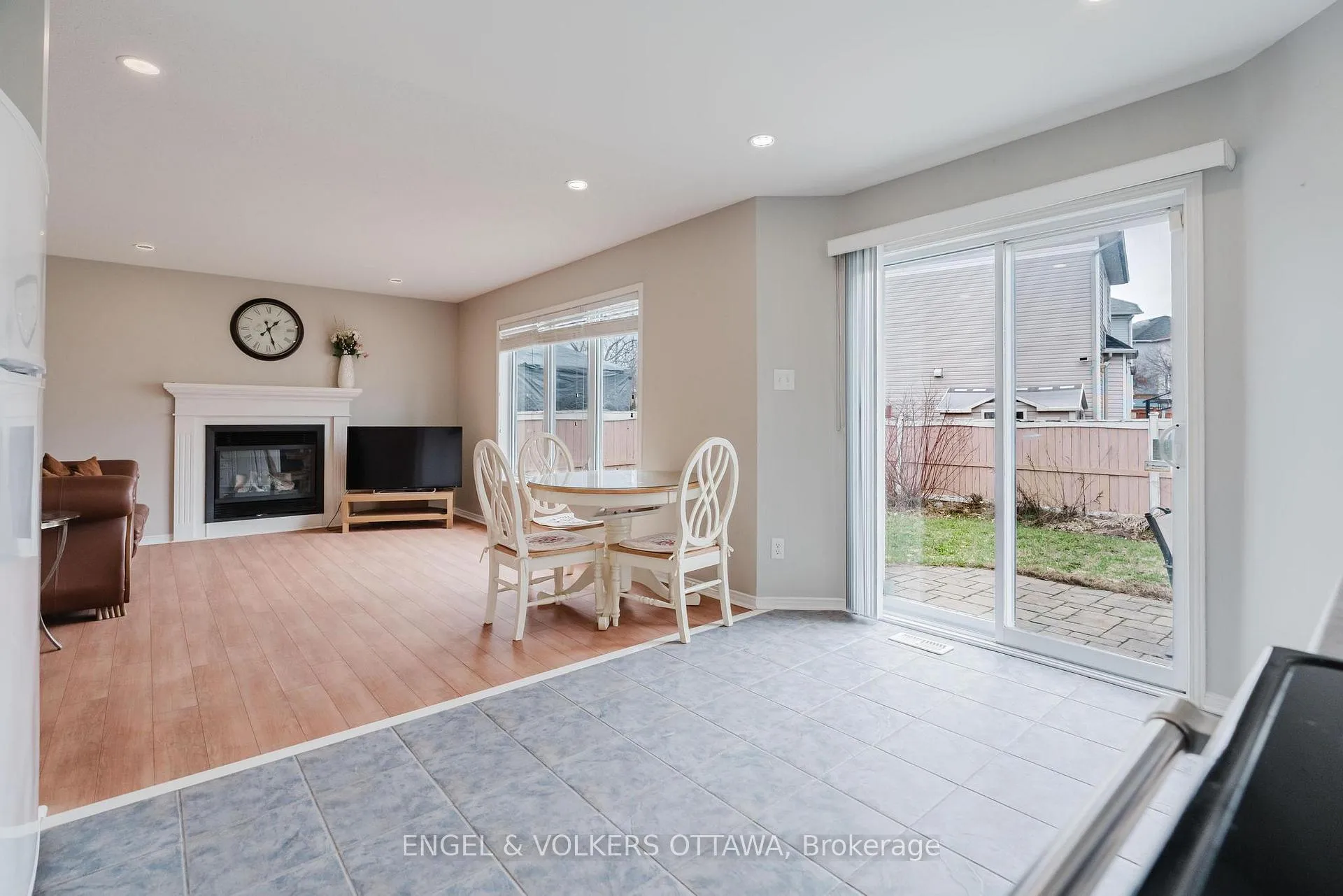 Photo 12 of 126 Ashmore Drive, Ottawa, Barrhaven - Strandherd — HOMEH