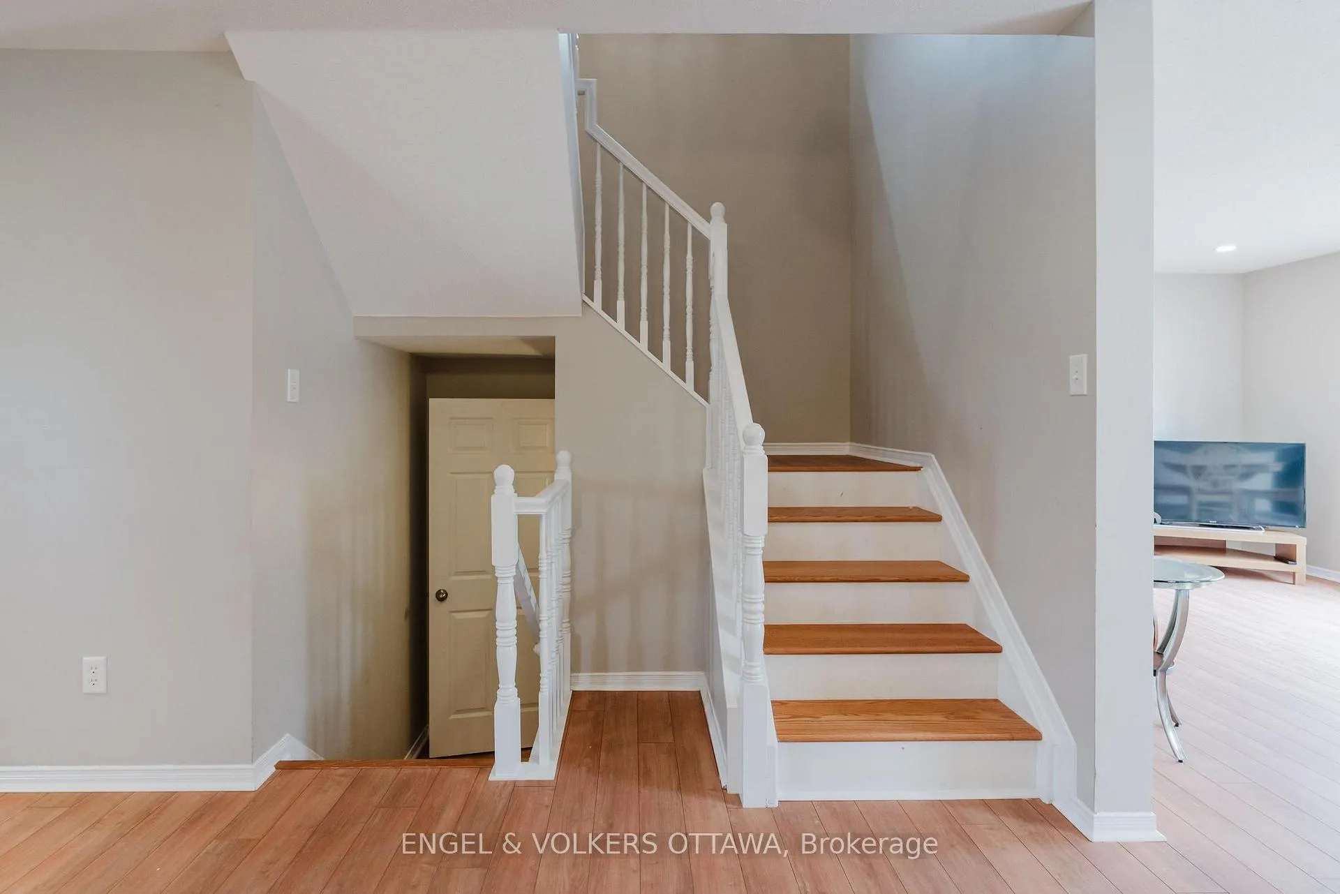 Photo 16 of 126 Ashmore Drive, Ottawa, Barrhaven - Strandherd — HOMEH