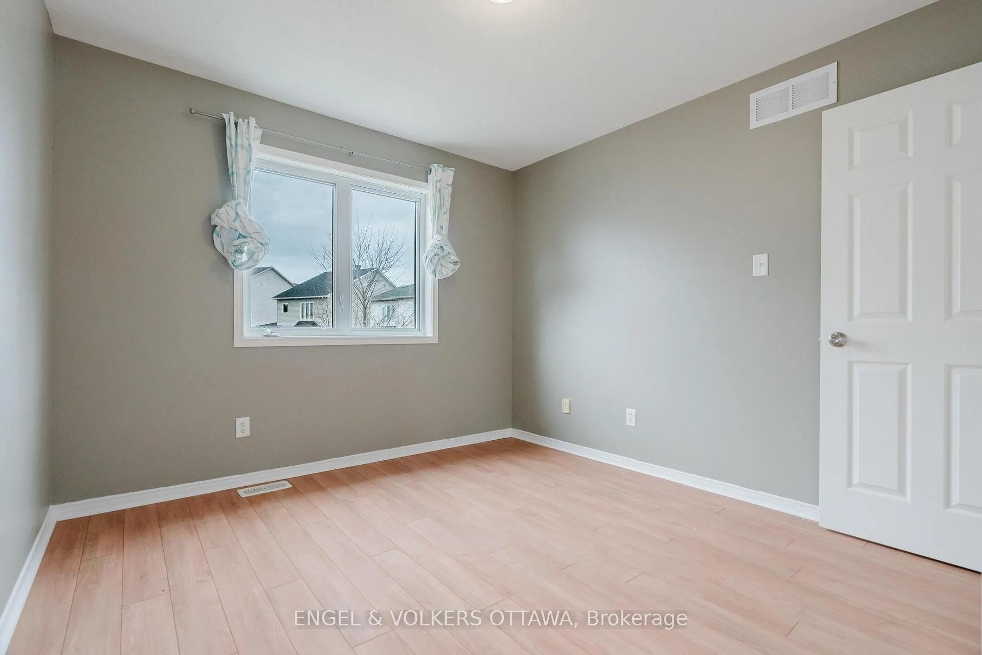 Photo 23 of 126 Ashmore Drive, Ottawa, Barrhaven - Strandherd — HOMEH