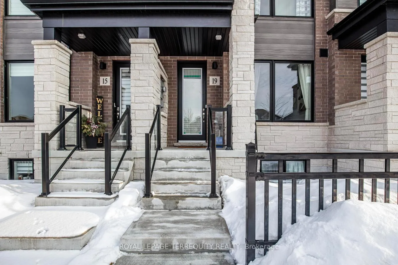 Photo 2 of 19 Assunta Lane, Clarington, Bowmanville — HOMEH