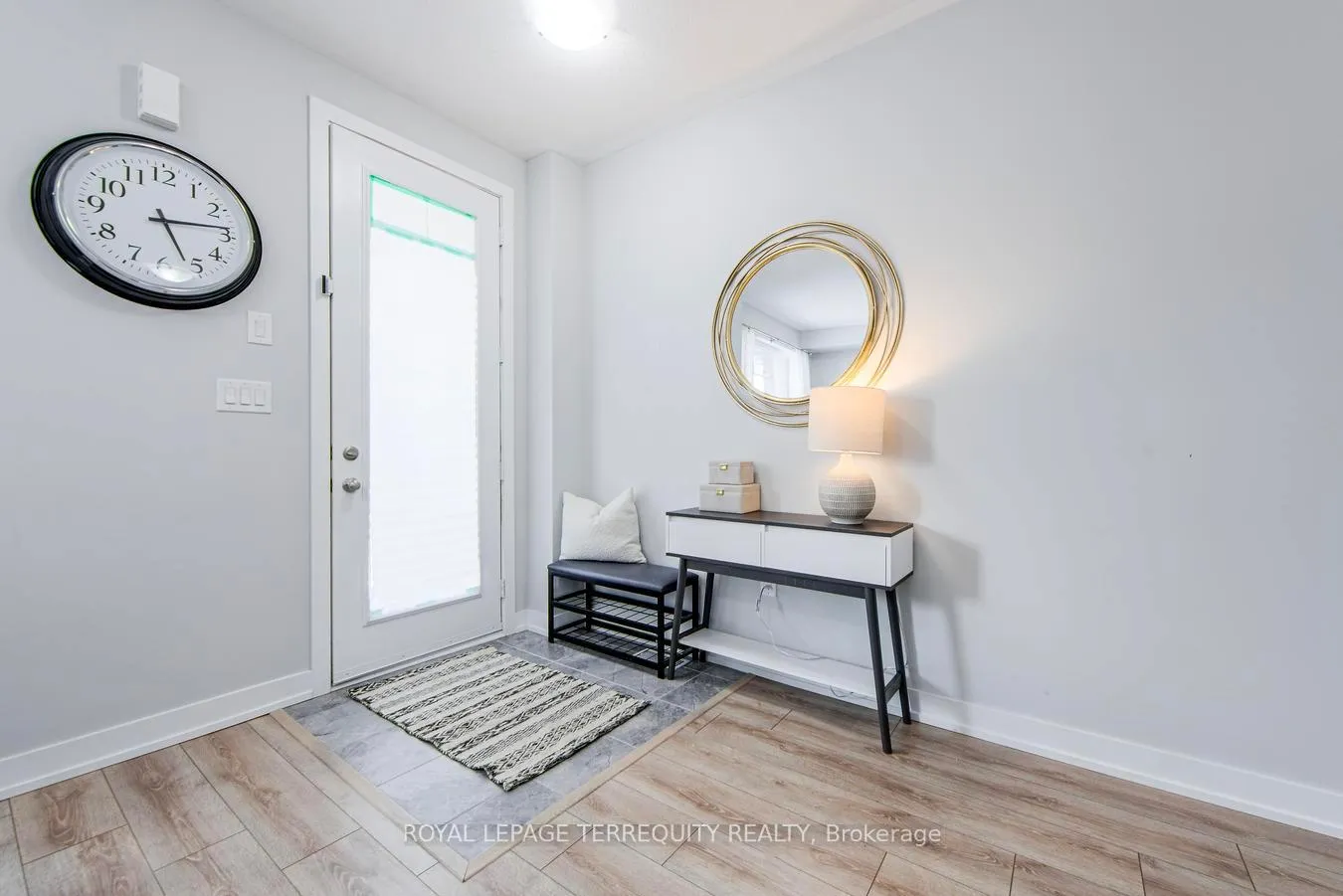 Photo 7 of 19 Assunta Lane, Clarington, Bowmanville — HOMEH