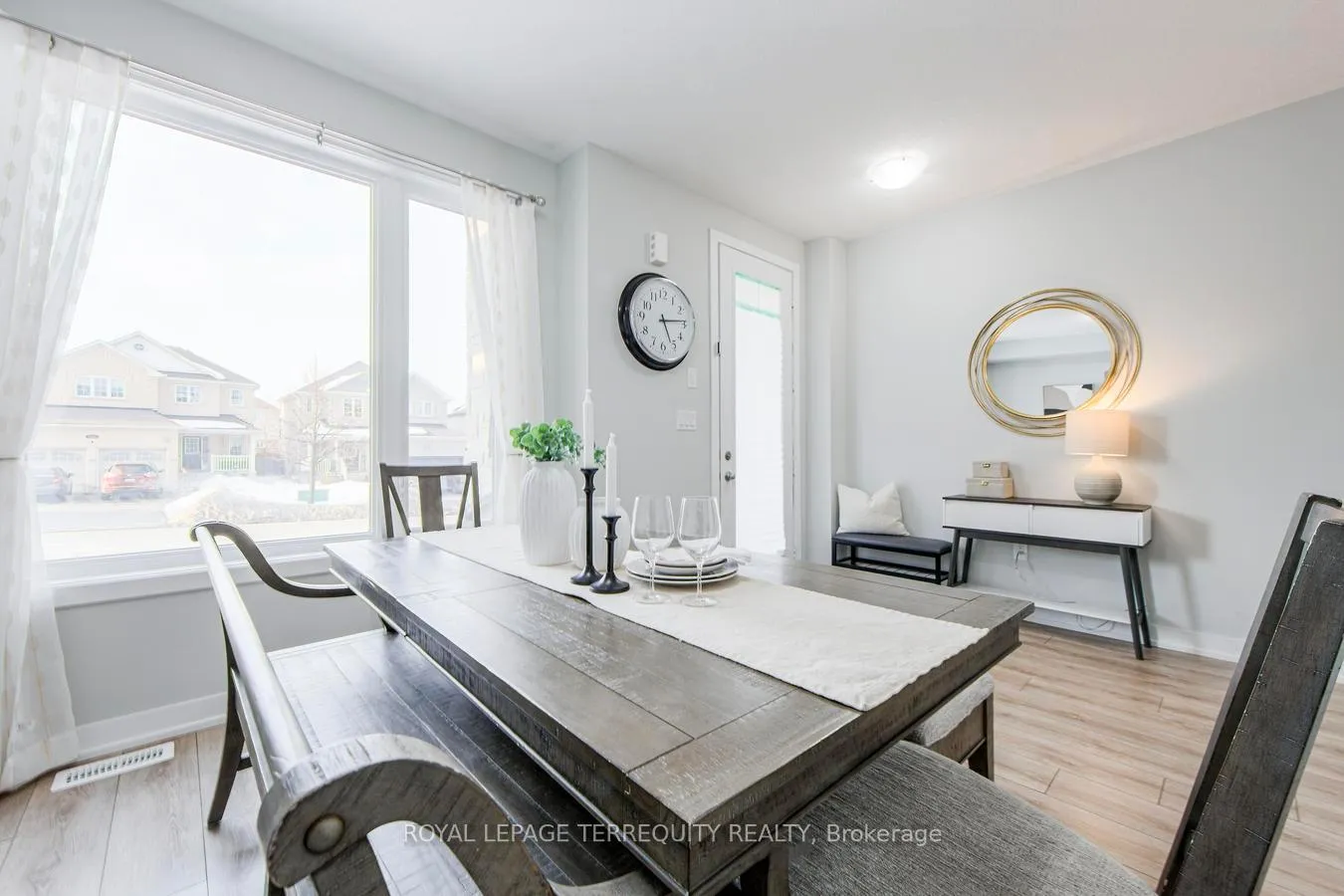 Photo 8 of 19 Assunta Lane, Clarington, Bowmanville — HOMEH