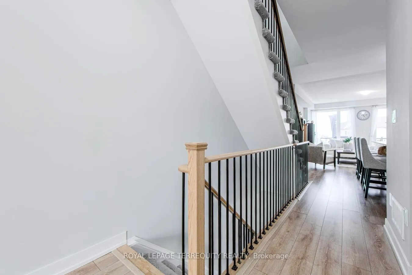 Photo 10 of 19 Assunta Lane, Clarington, Bowmanville — HOMEH