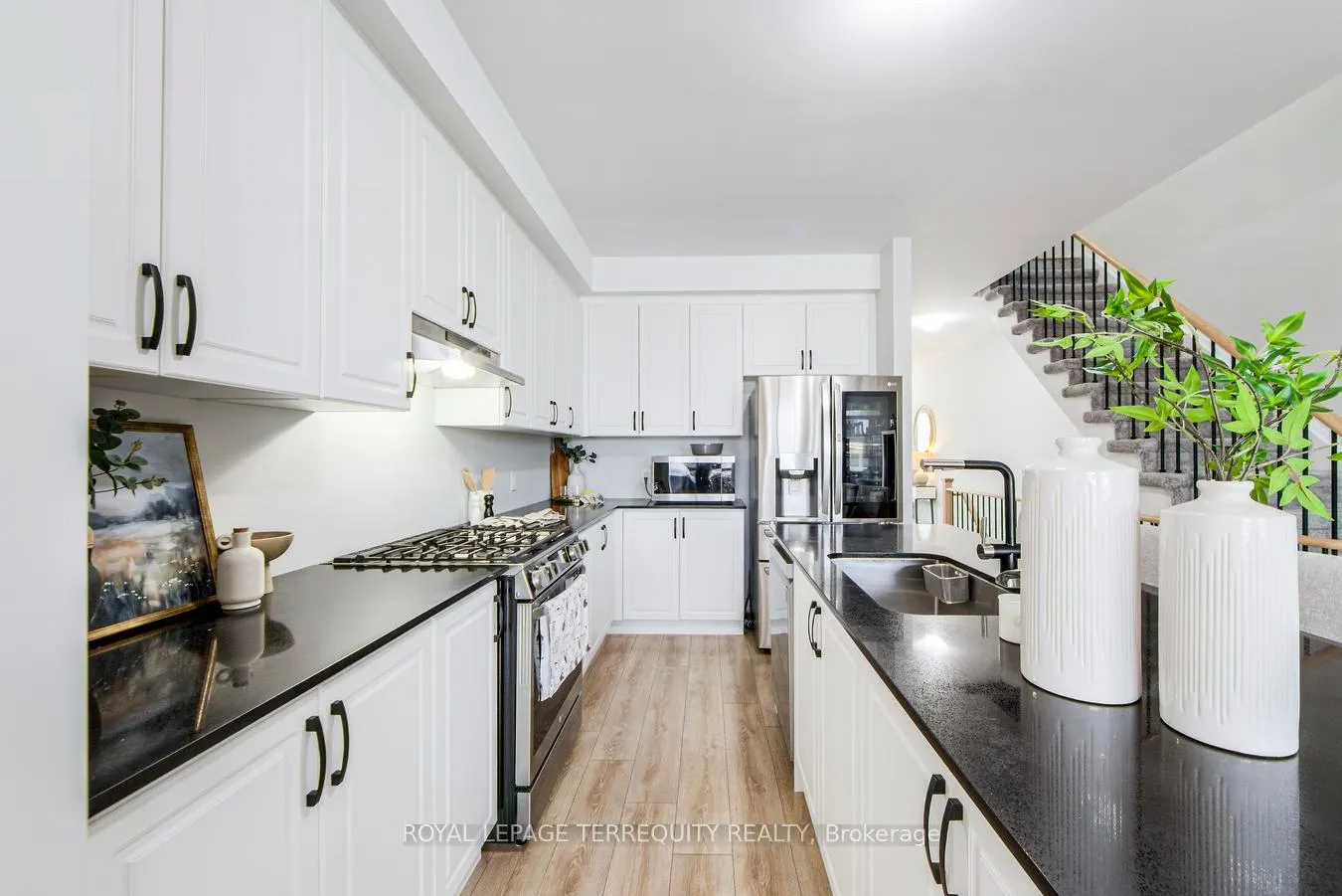 Photo 14 of 19 Assunta Lane, Clarington, Bowmanville — HOMEH